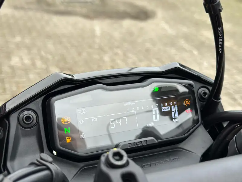 Ducati Hypermotard 950 - foto 6