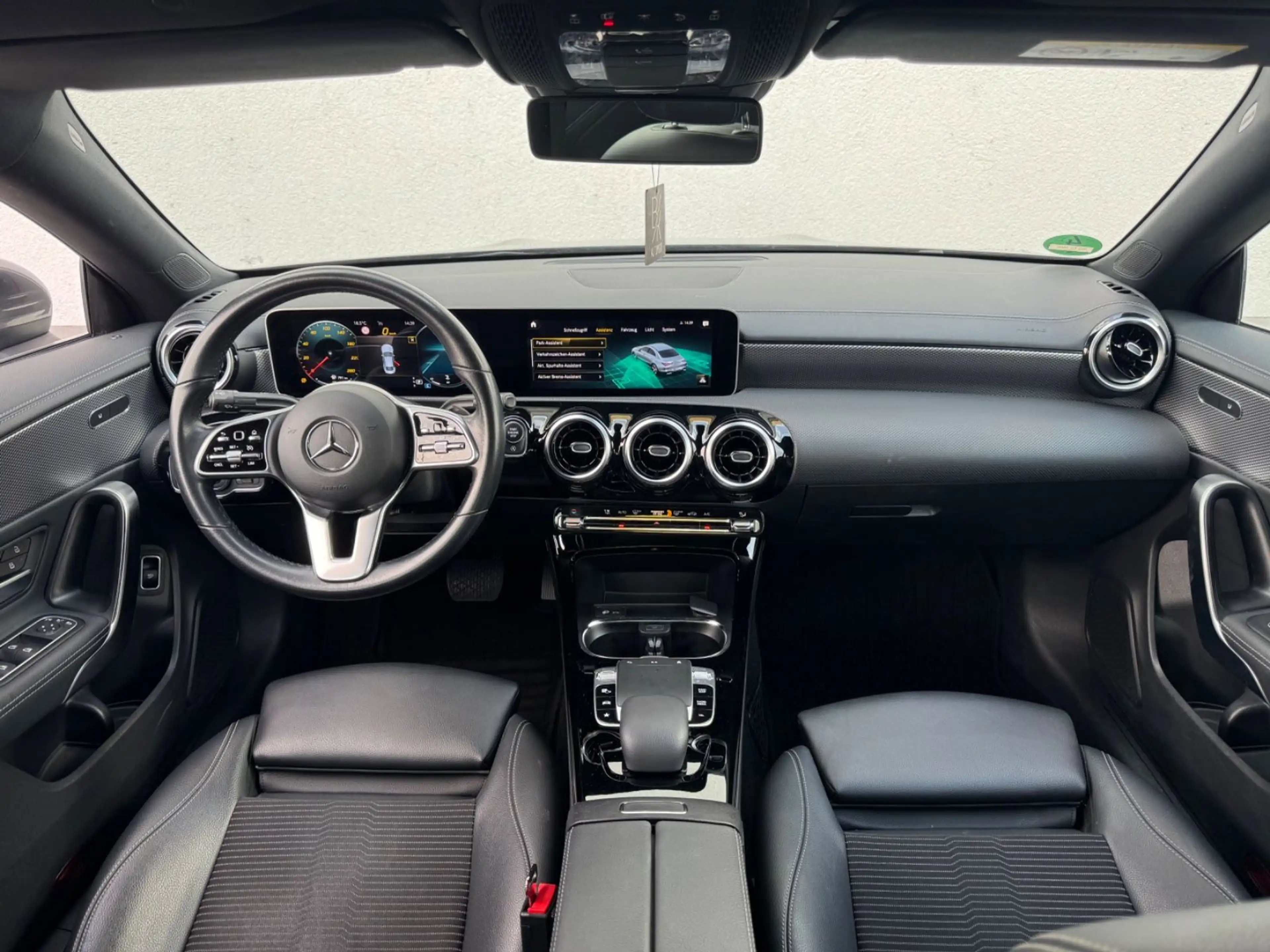 Mercedes-Benz CLA 220 d AUT.( LEDER/LED/NAVI /MBUX/18 ZOLL) — photo 12