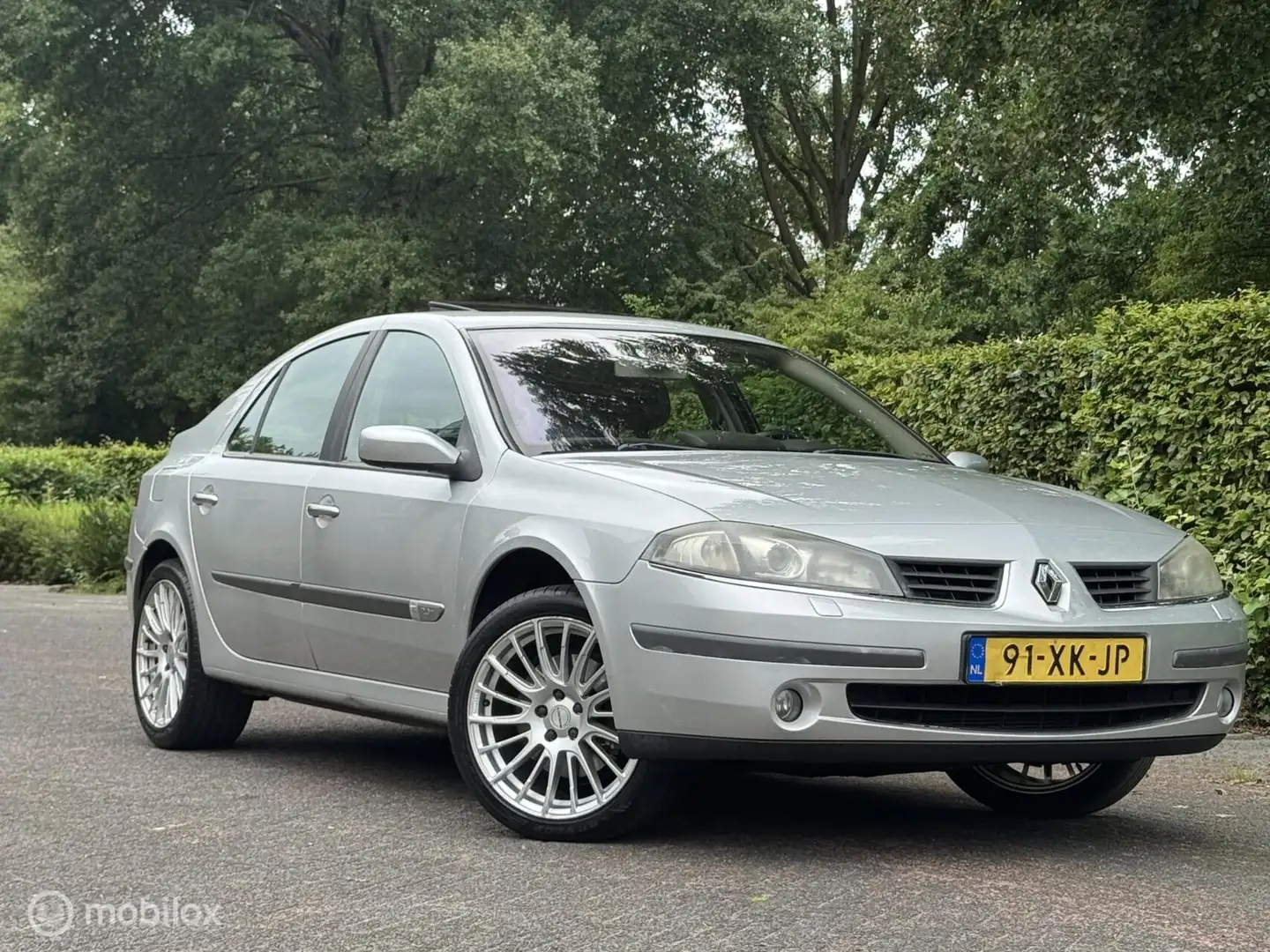 Renault Laguna 2.0-16V T Tech Line/LED/NAVI/XENON/NWE APK/NAP Gris - 2