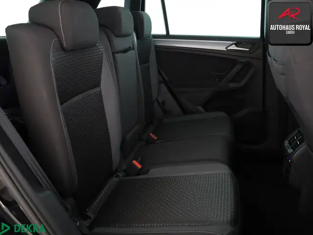 Volkswagen Tiguan view 12