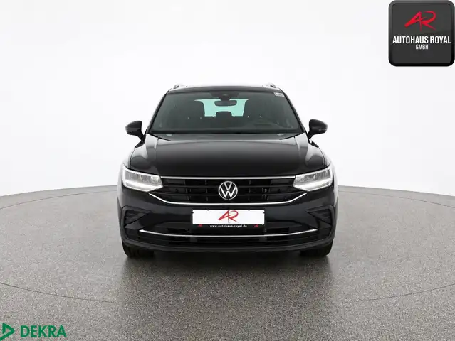 Volkswagen Tiguan view 8