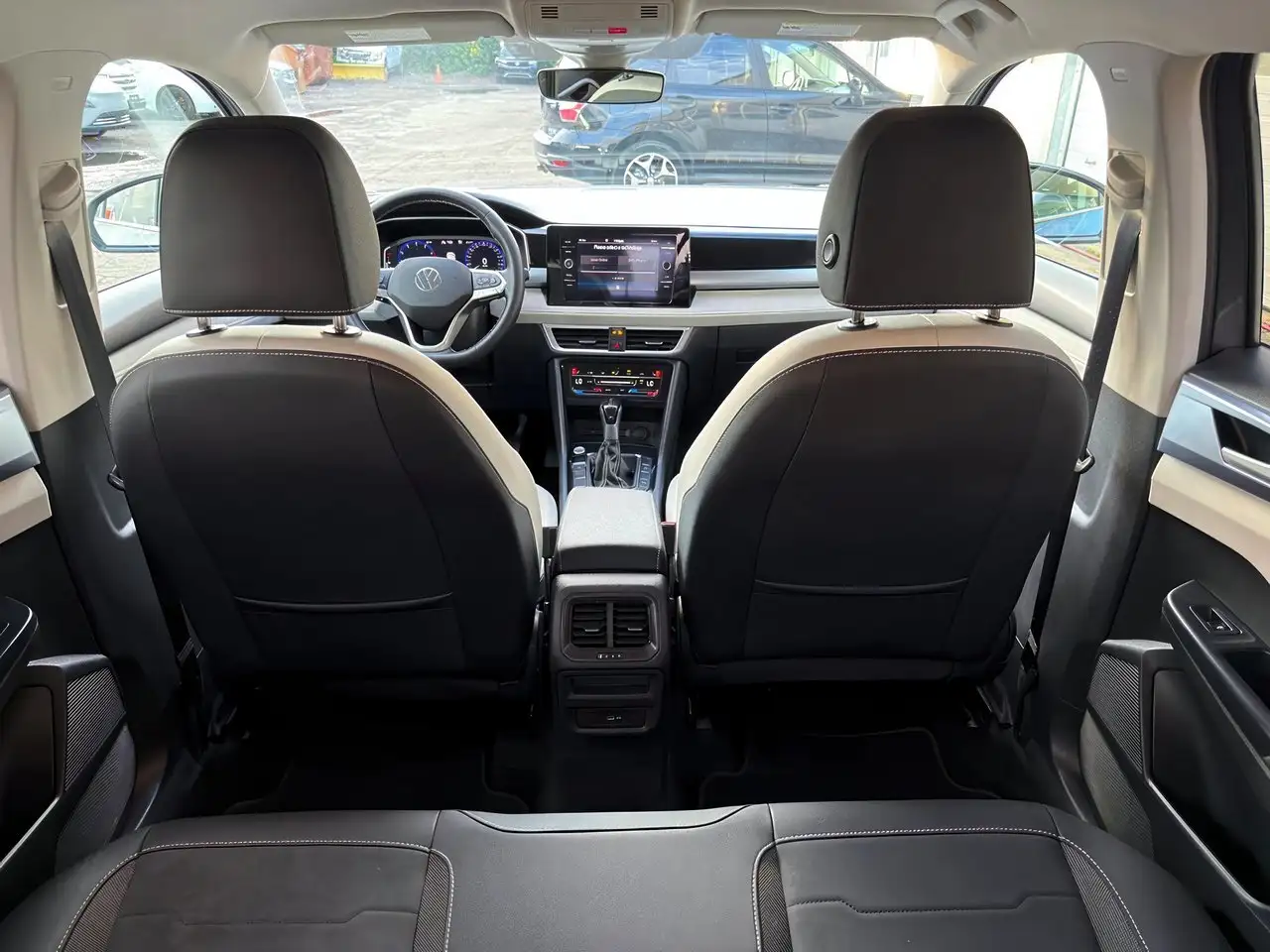 Volkswagen Taos photo Volkswagen Taos