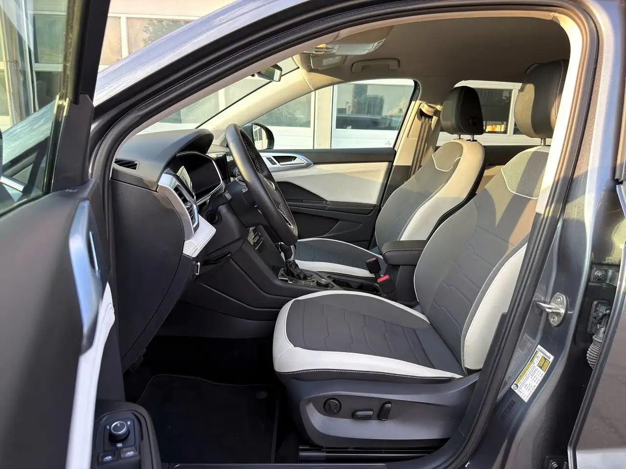 Volkswagen Taos photo Volkswagen Taos