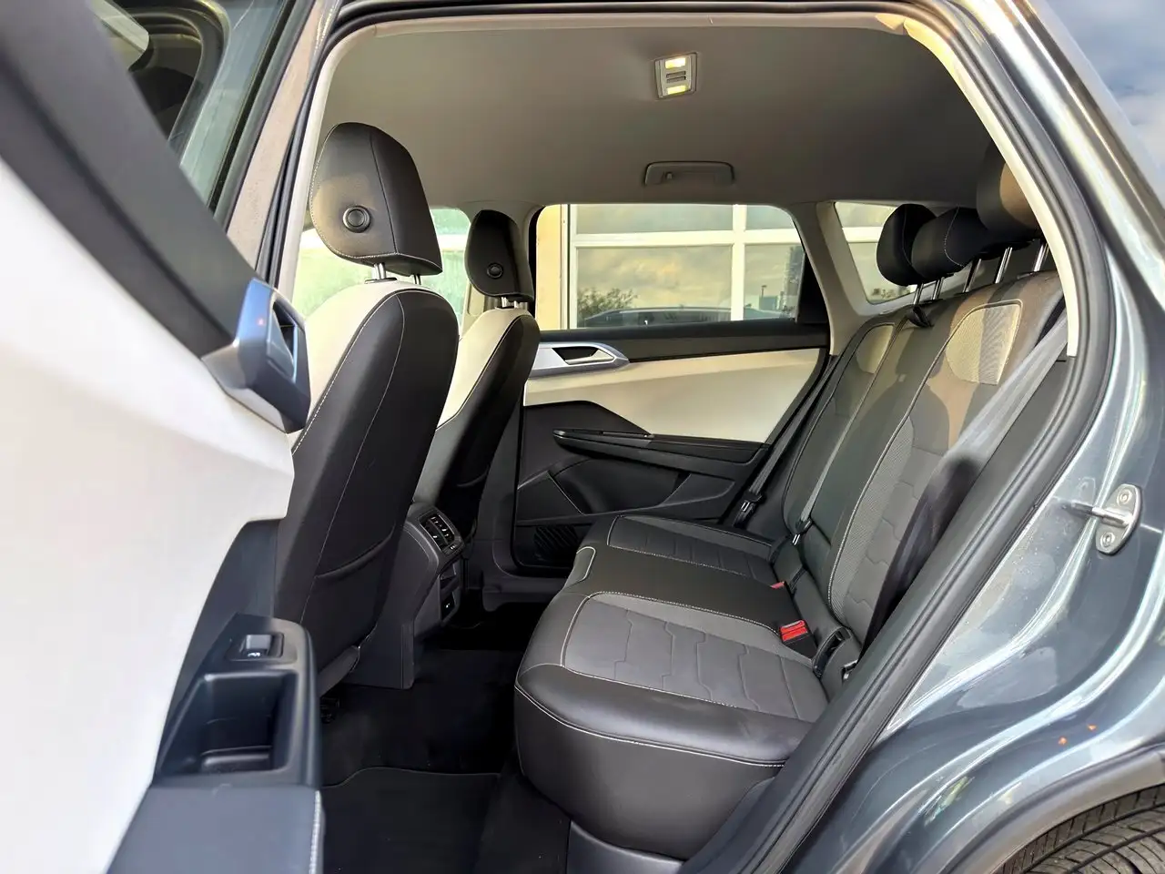 Volkswagen Taos photo Volkswagen Taos