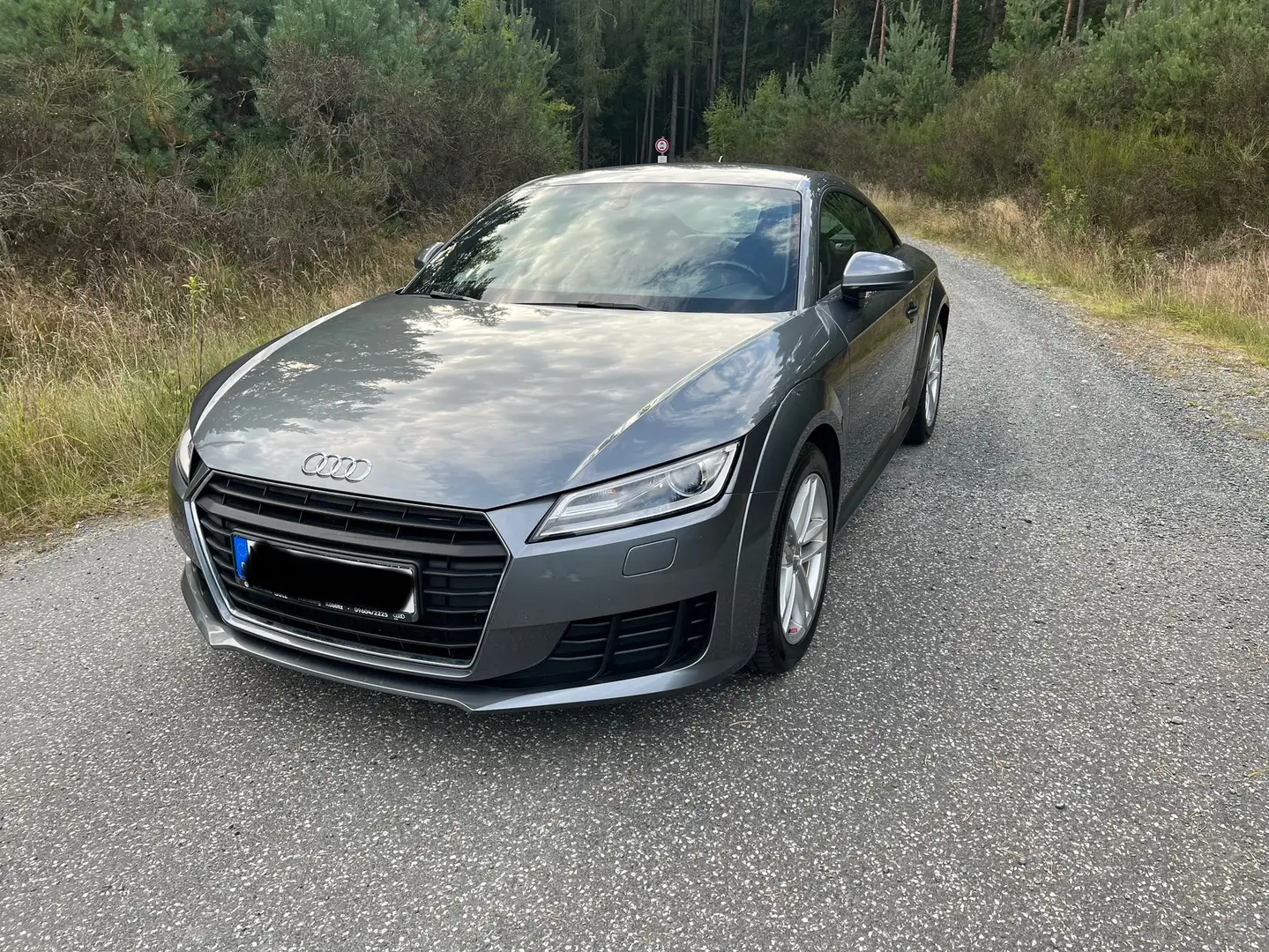 Audi TT TT Coupe 2.0 TDI ultra Grau - 1