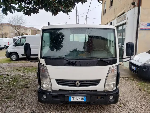 Nissan Cabstar RENAULT F241 CASSONATO FISSO RUOTE GEMELLATE