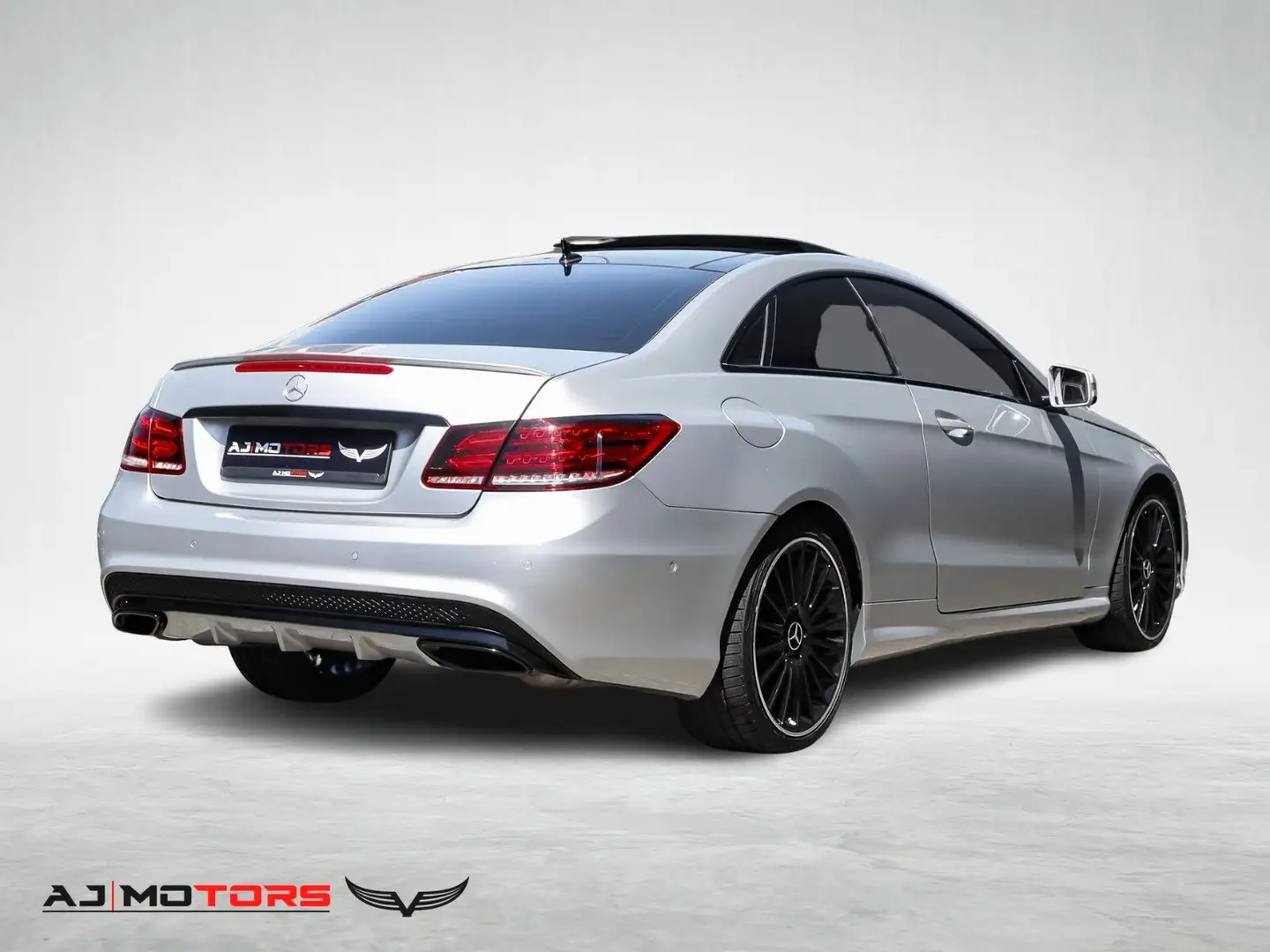 Mercedes-Benz E 220 Coupe AMG **PANO-NAVI-MEMORY-LED-SHZ** Plateado - 2