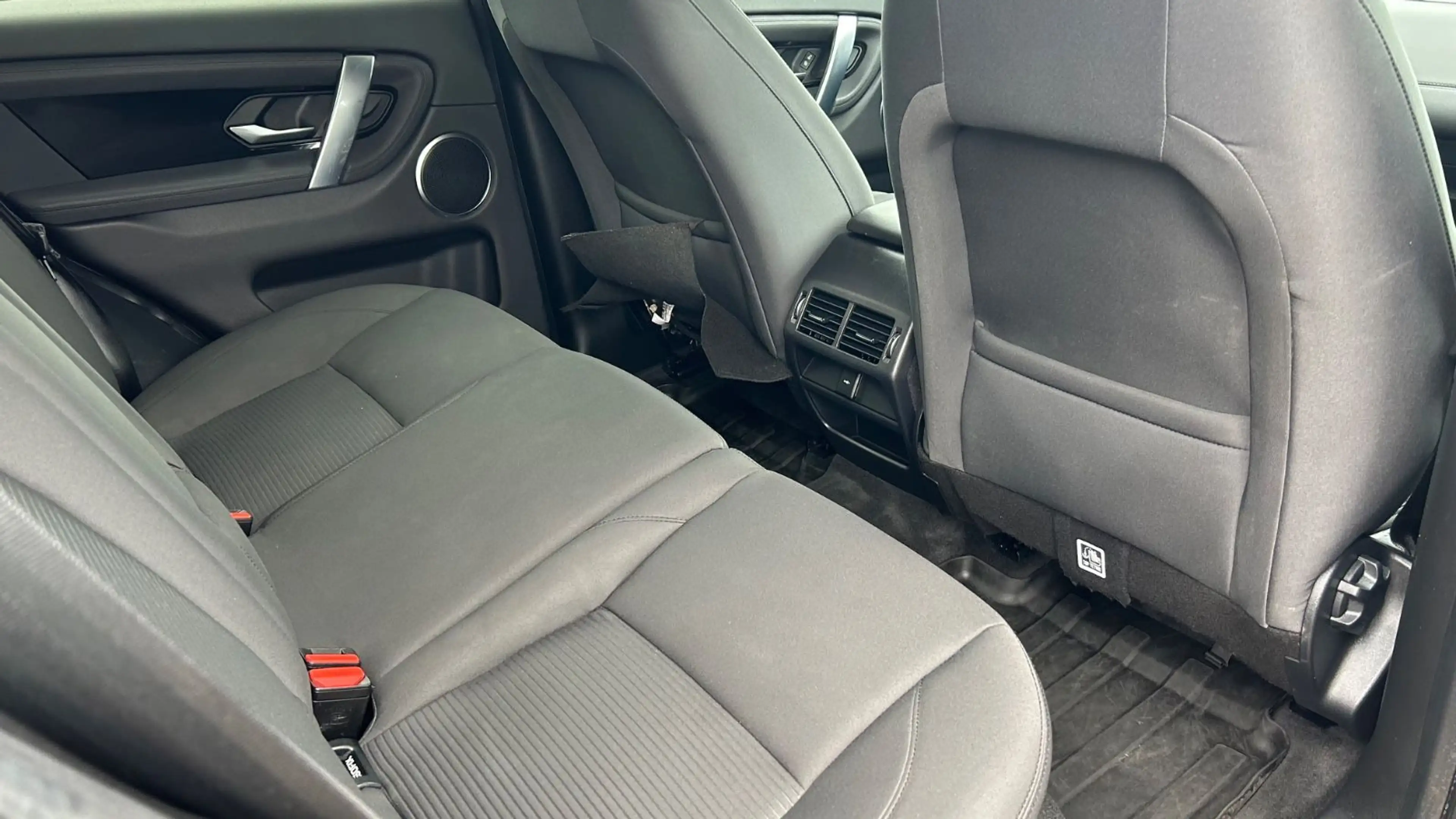 Land Rover Discovery Sport Basis AWD — photo 6