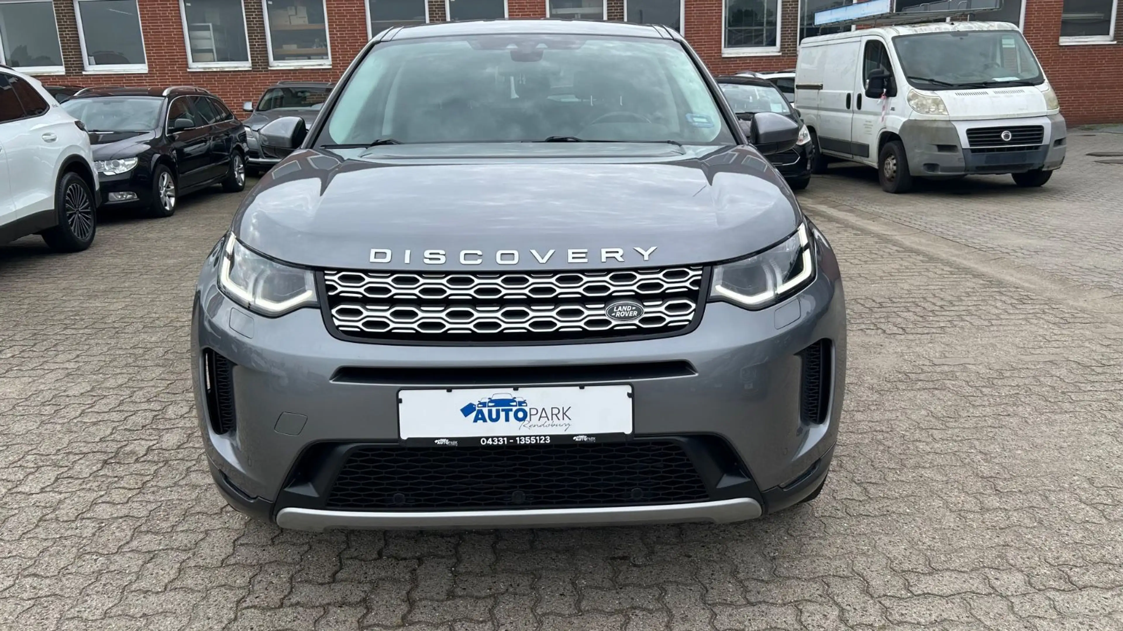 Land Rover Discovery Sport Basis AWD — photo 2