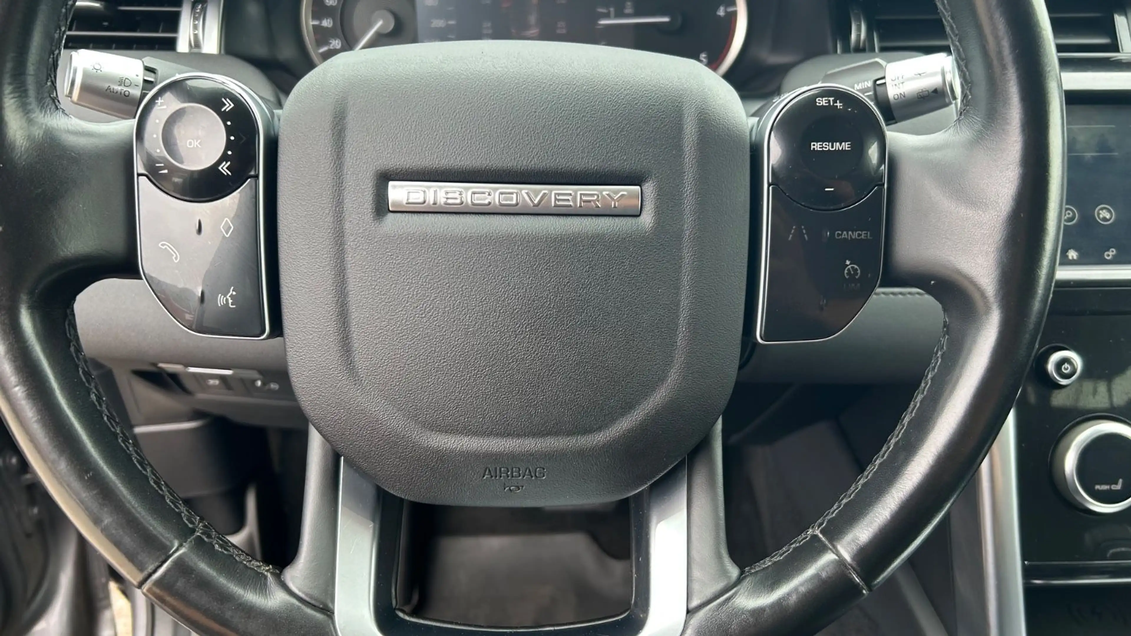 Land Rover Discovery Sport Basis AWD — photo 14