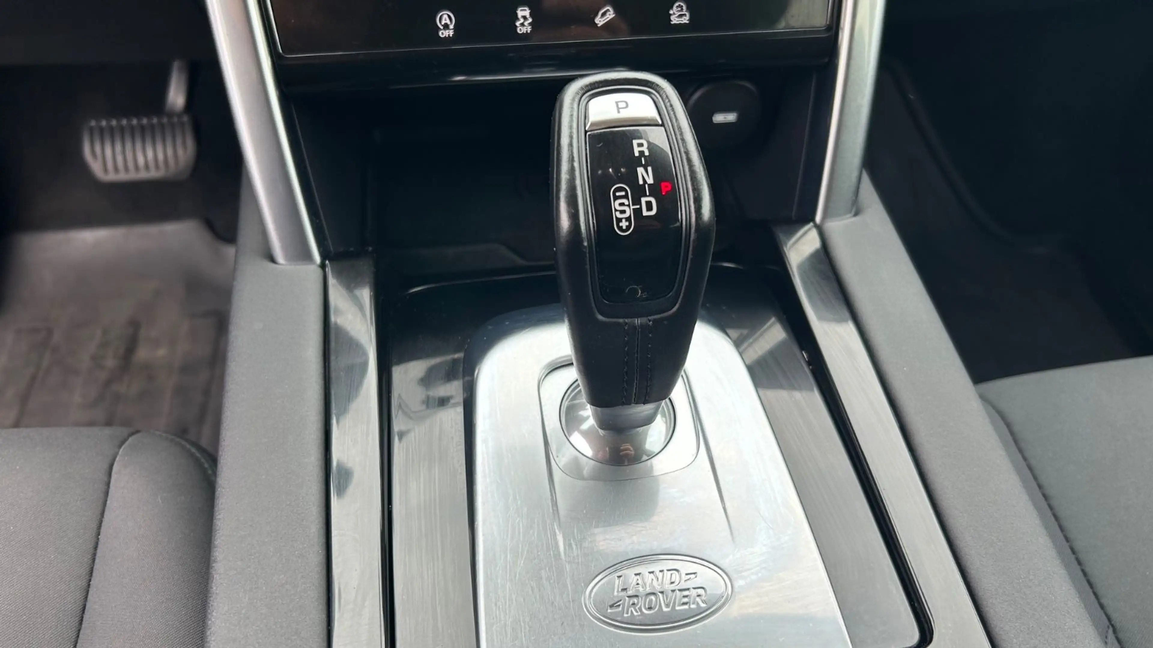 Land Rover Discovery Sport Basis AWD — photo 12