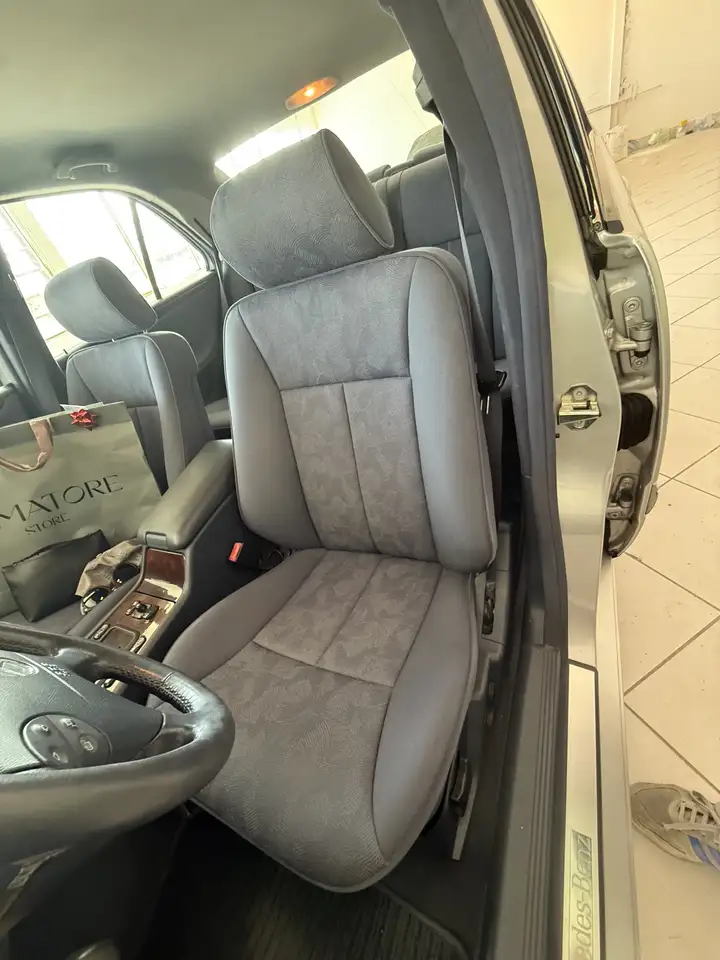 Mercedes-Benz E 220 Elegance Automatica, foto 2