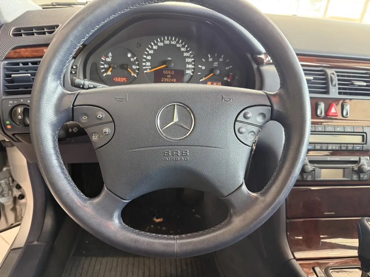 Mercedes-Benz E 220 Elegance Automatica, foto 3