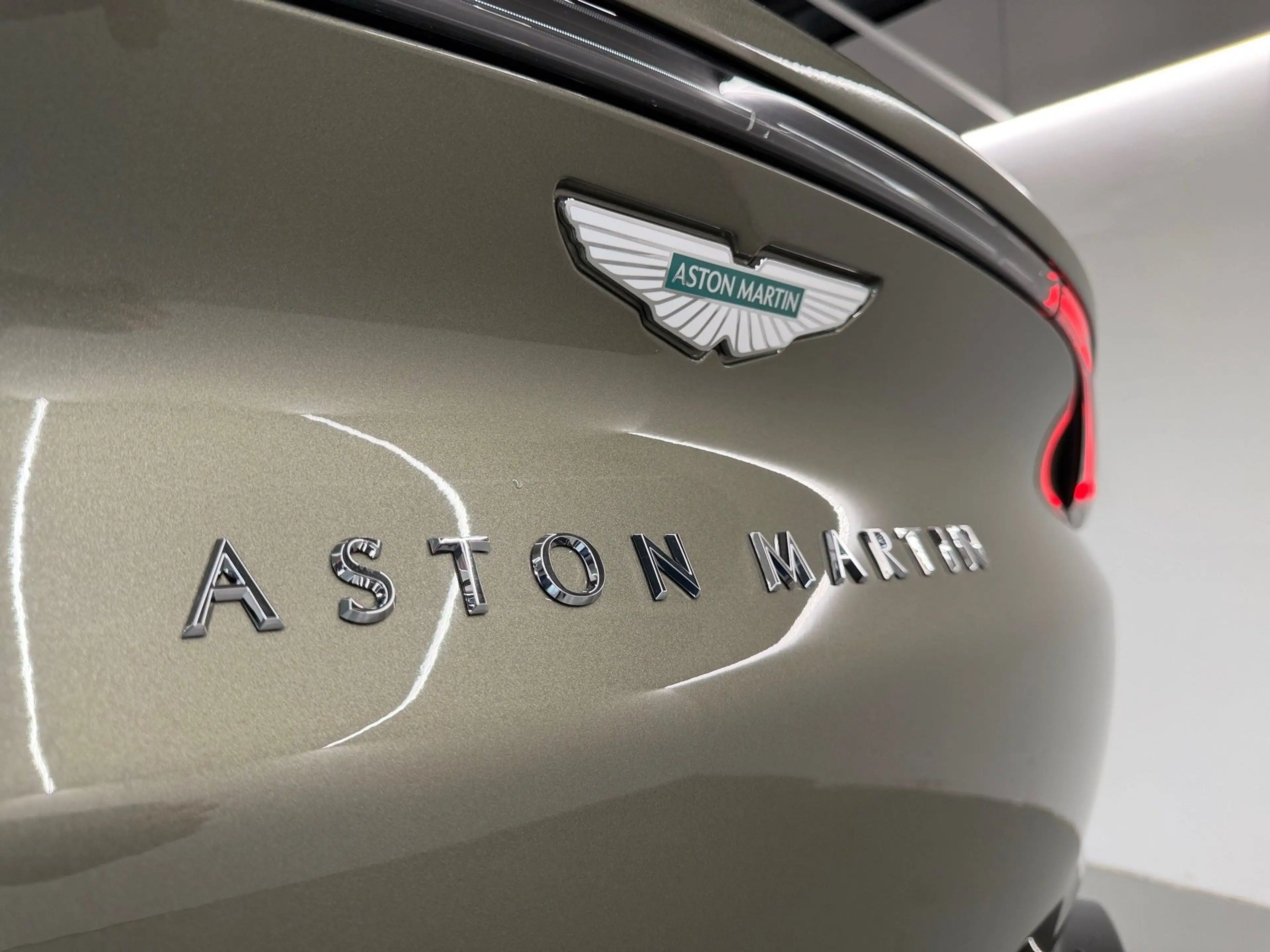 Aston Martin DBX S | Titanium Grey | PANO | 23" — photo 15
