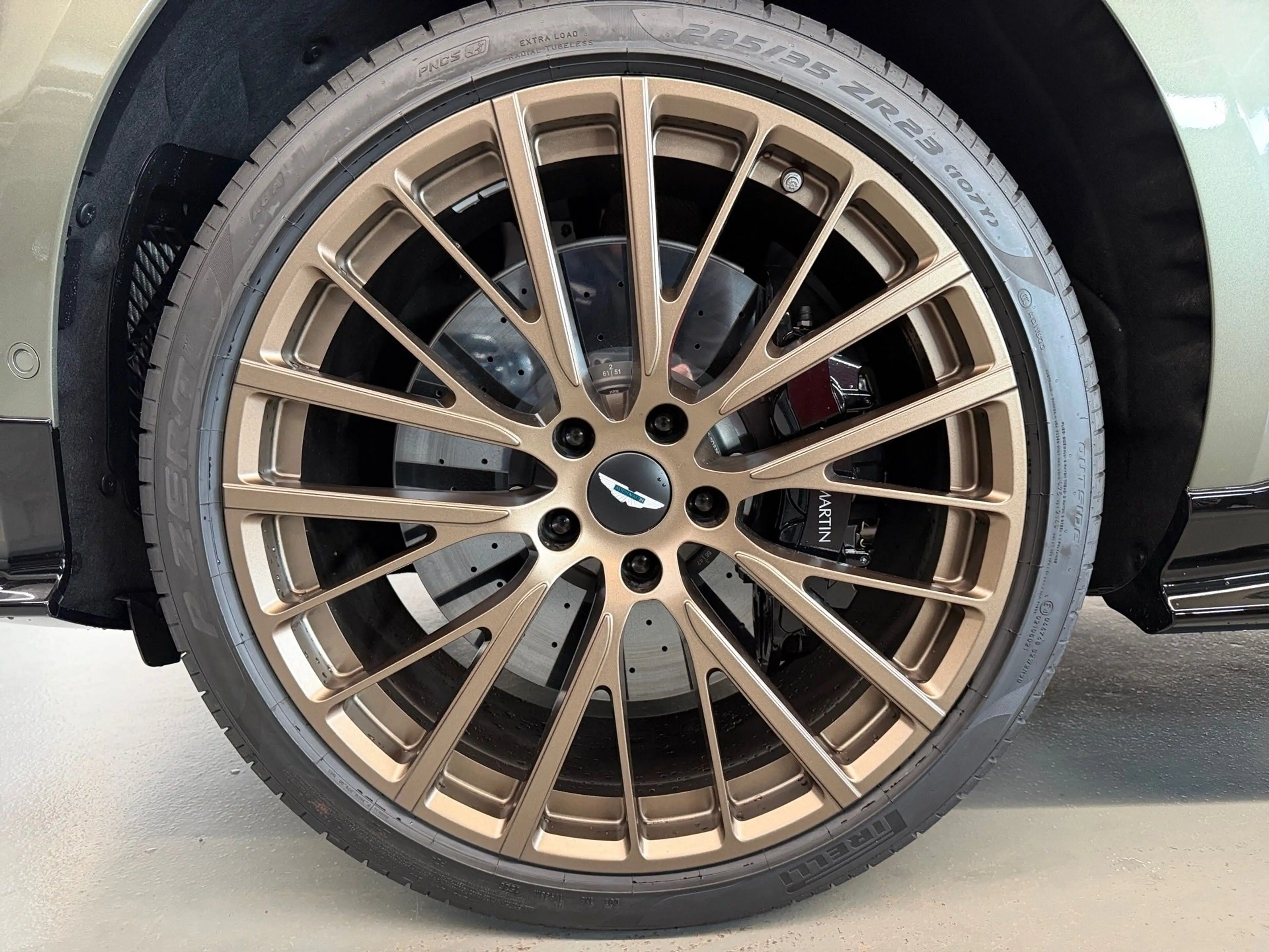 Aston Martin DBX S | Titanium Grey | PANO | 23" — photo 14