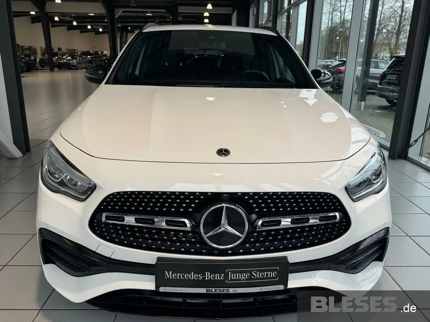 Mercedes-Benz GLA 200 GLA 200 AMG MBUX Premium+Kamera+Sound+LED+Totwinkel-A Weiß - 2