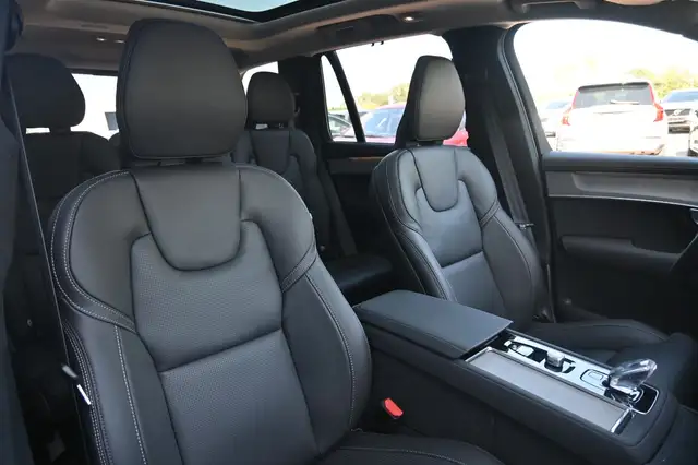 Volvo XC90 view 14
