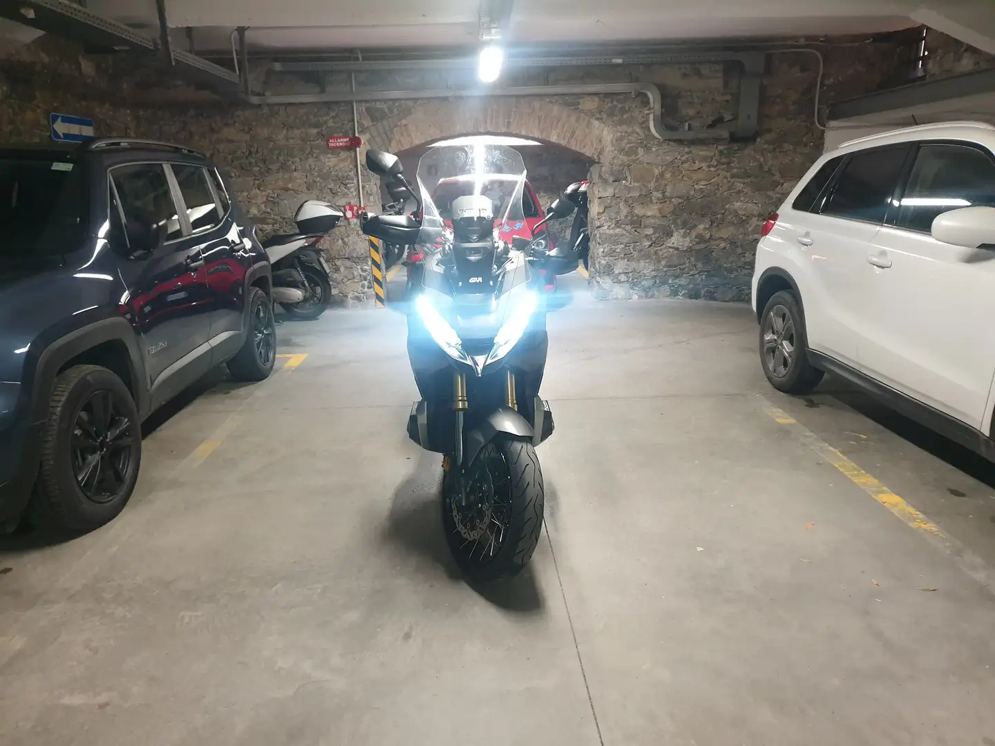 Honda X-ADV XADV 750 in perfette condizioni - UN PO TRATTABILE - 1