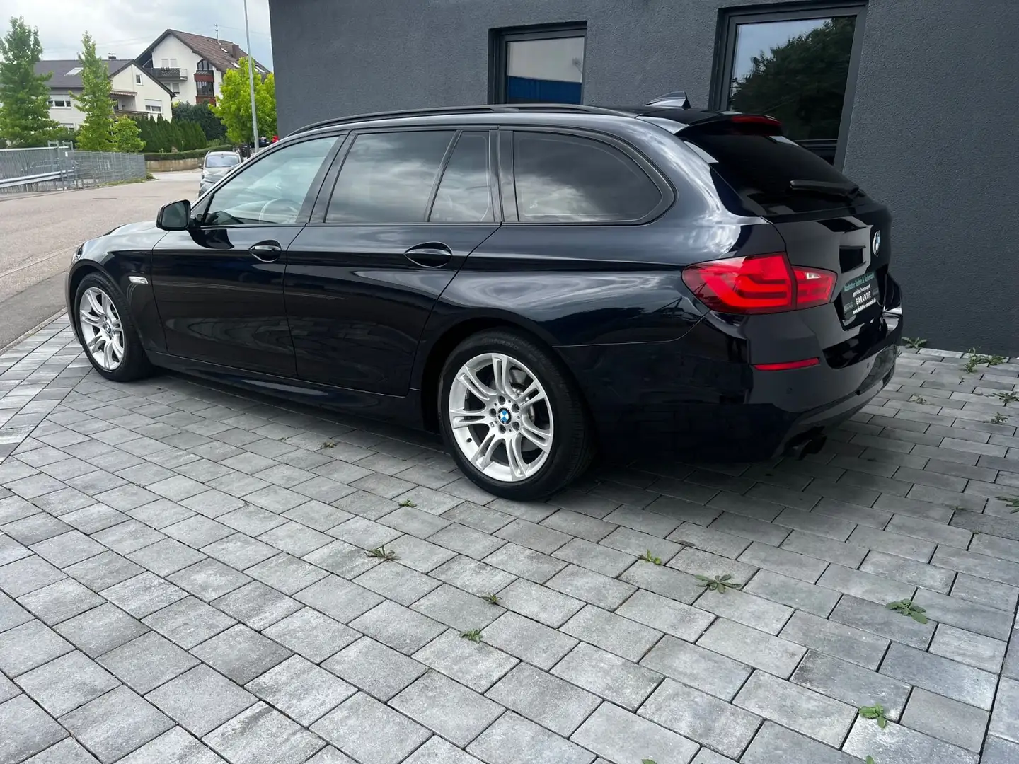 BMW 530 5 Touring 530 i Automatik/M-Paket Negro - 2