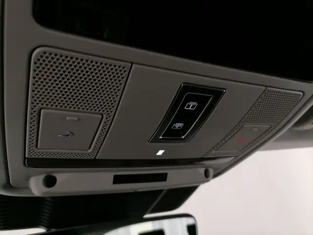 Land Rover Range Rover Evoque view 30
