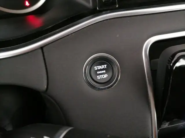 Land Rover Range Rover Evoque view 25