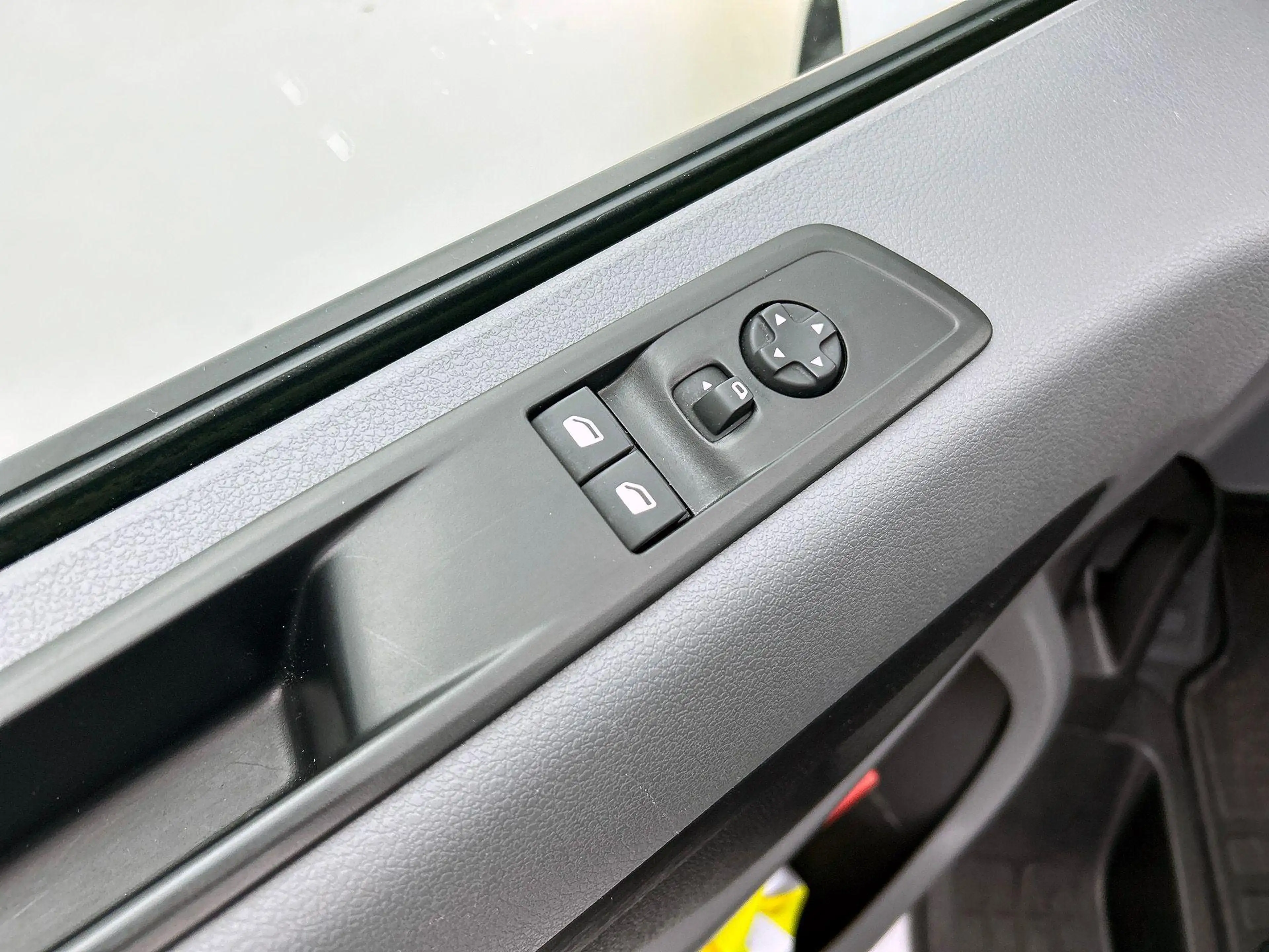 Opel Vivaro-e Combi L3H1 75 kWh Opel Vivaro-e Combi 75-kWh L3H1 — photo 28