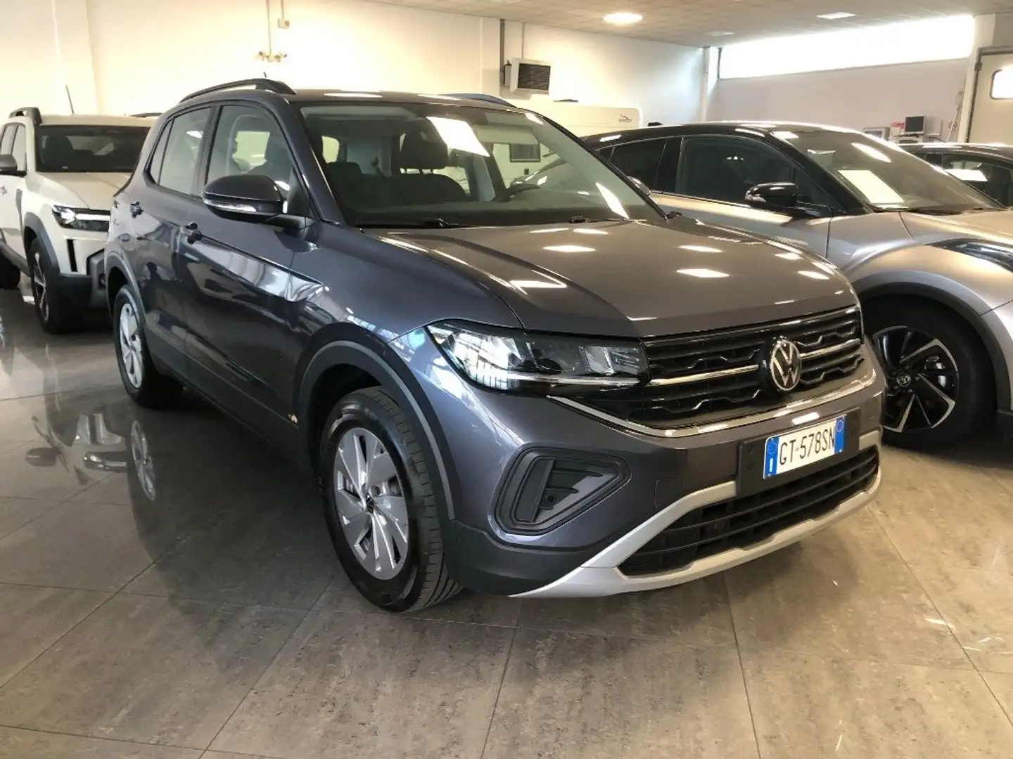 Volkswagen T-Cross 1.0 TSI Edition Plus Grau - 2