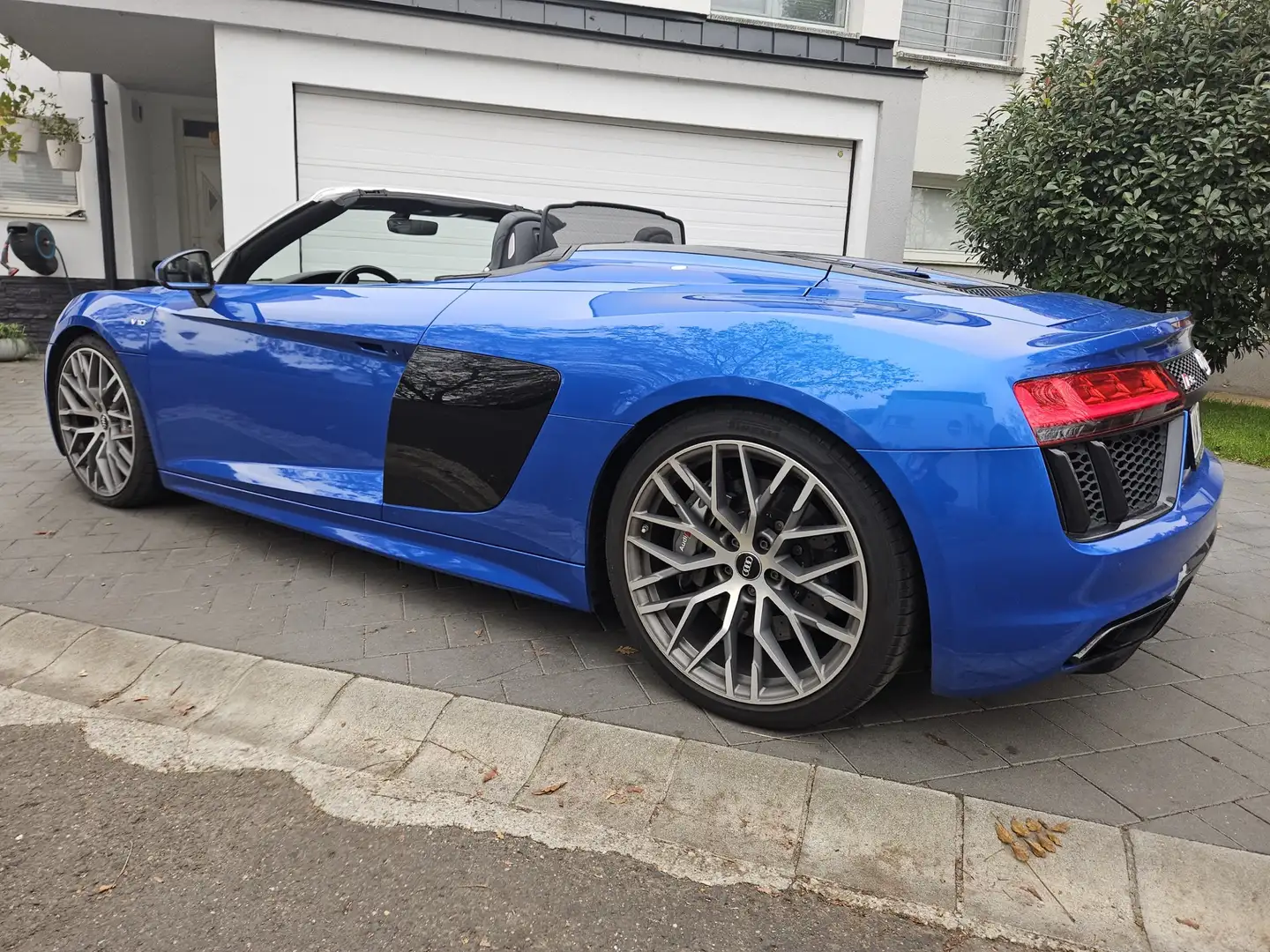 Audi R8 Spyder V10 5.2 FSI quattro S tronic Blau - 2