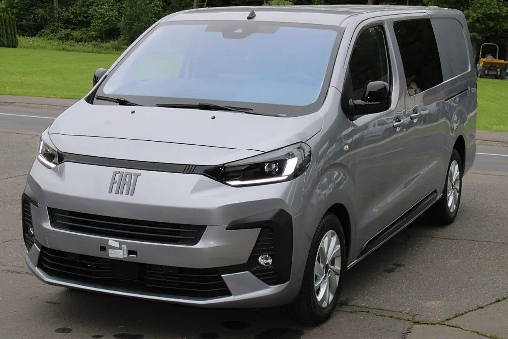 Fiat Scudo Doka L3H1 2.0 180 Automatik 5Sitze Absolu... Silber - 1
