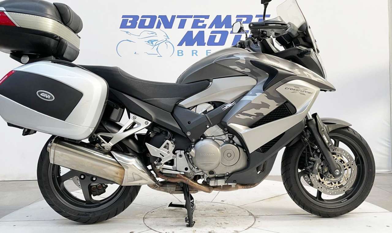 Honda Crossrunner 2013 VFR800X CROSSRUNNER + VALIGIE