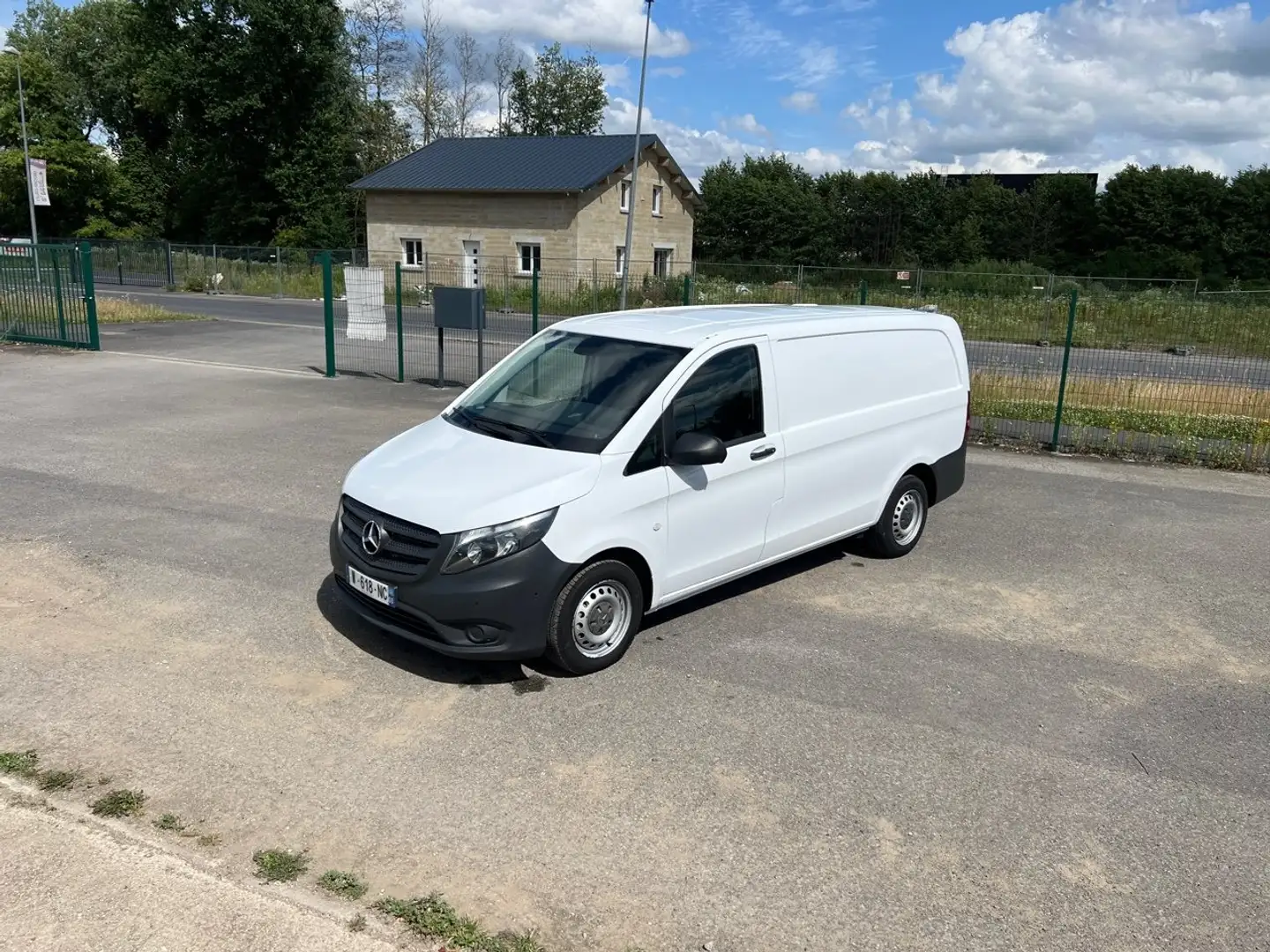Mercedes-Benz Vito VITO 109 Fourgon 1.6 BlueTEC Long Utilitaire Blanc - 1