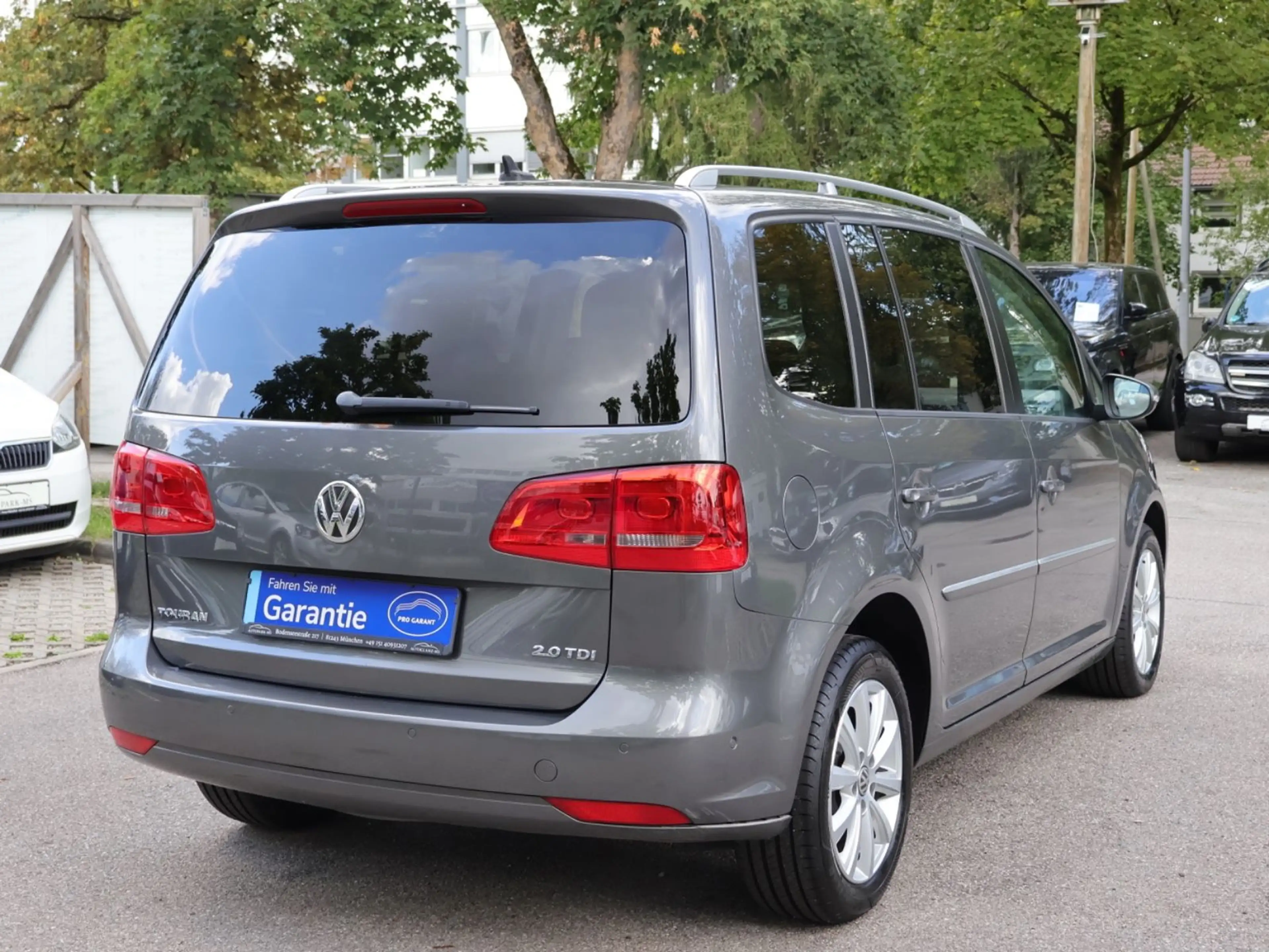 Volkswagen Touran Highline 2.0 TDI 7-Sitze Xenon-Navi-PDC — photo 4