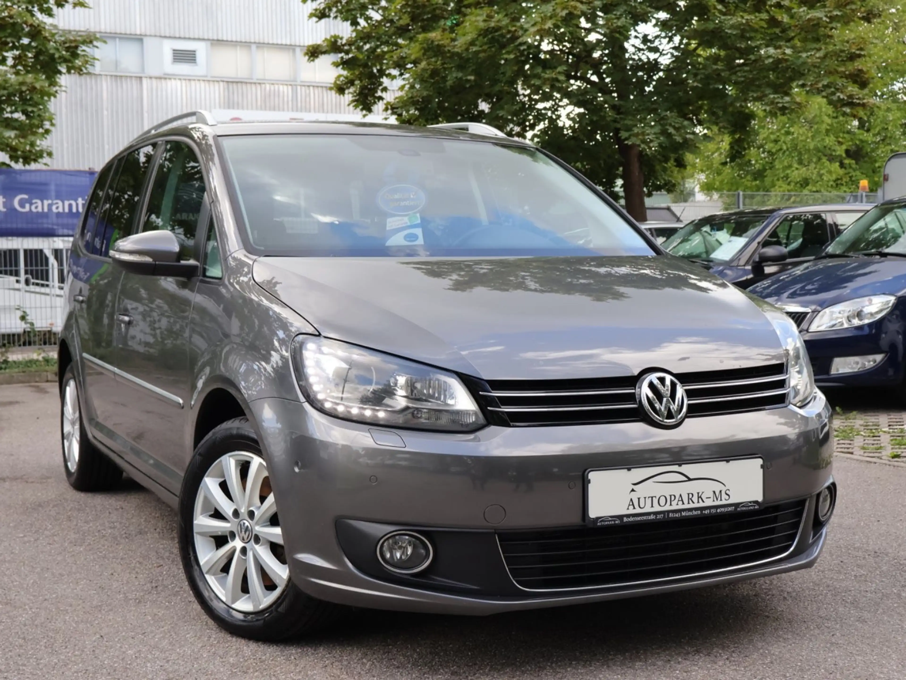 Volkswagen Touran Highline 2.0 TDI 7-Sitze Xenon-Navi-PDC — photo 3