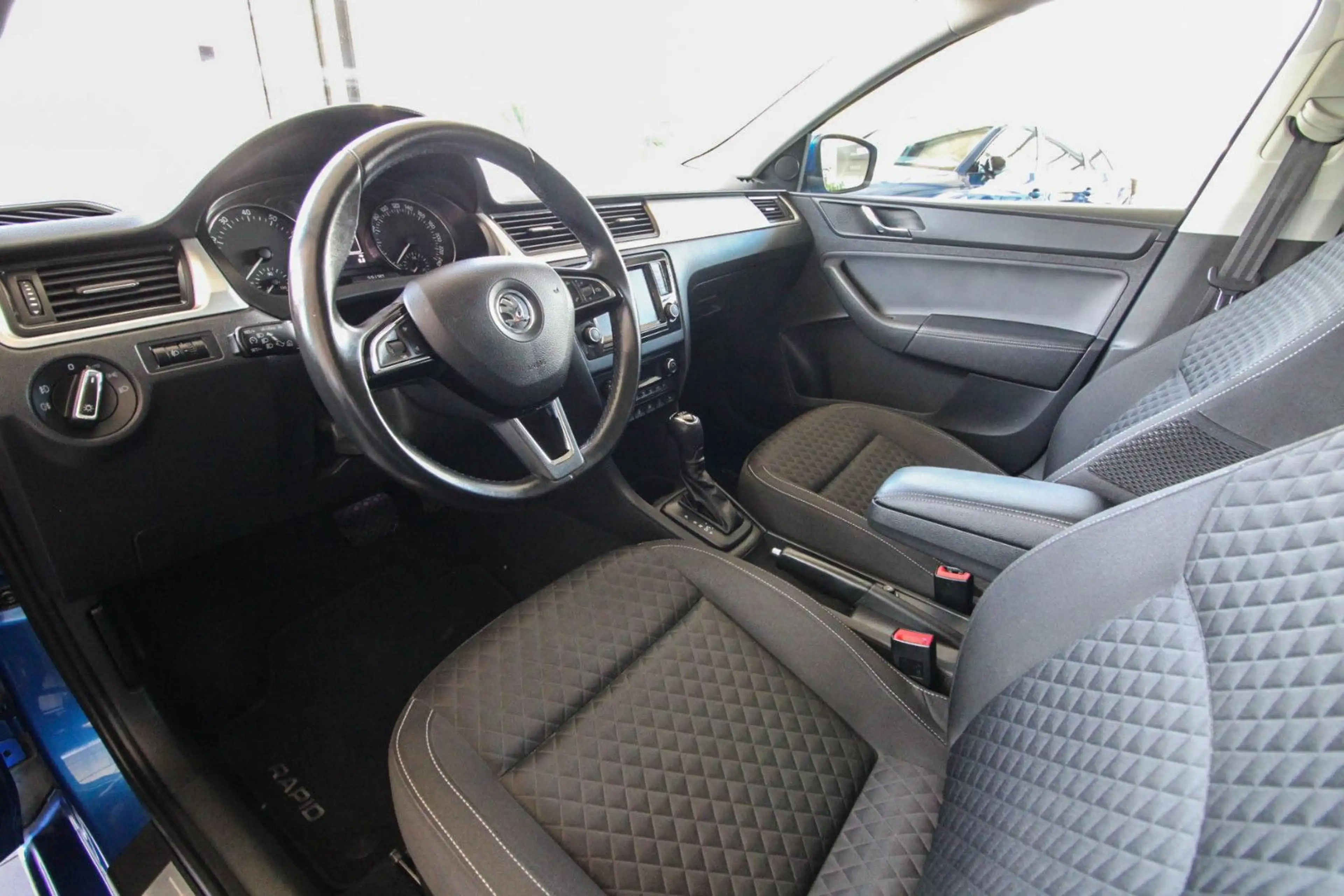 Skoda Rapid/Spaceback Spaceback Drive/Pano/Bi-Xenon/PDC/Kamera/ — photo 10