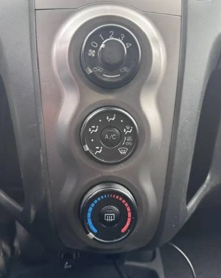 Toyota Yaris Yaris — photo 14
