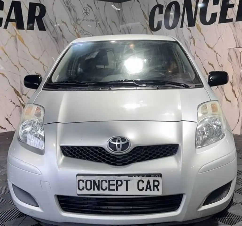 Toyota Yaris Yaris — photo 2