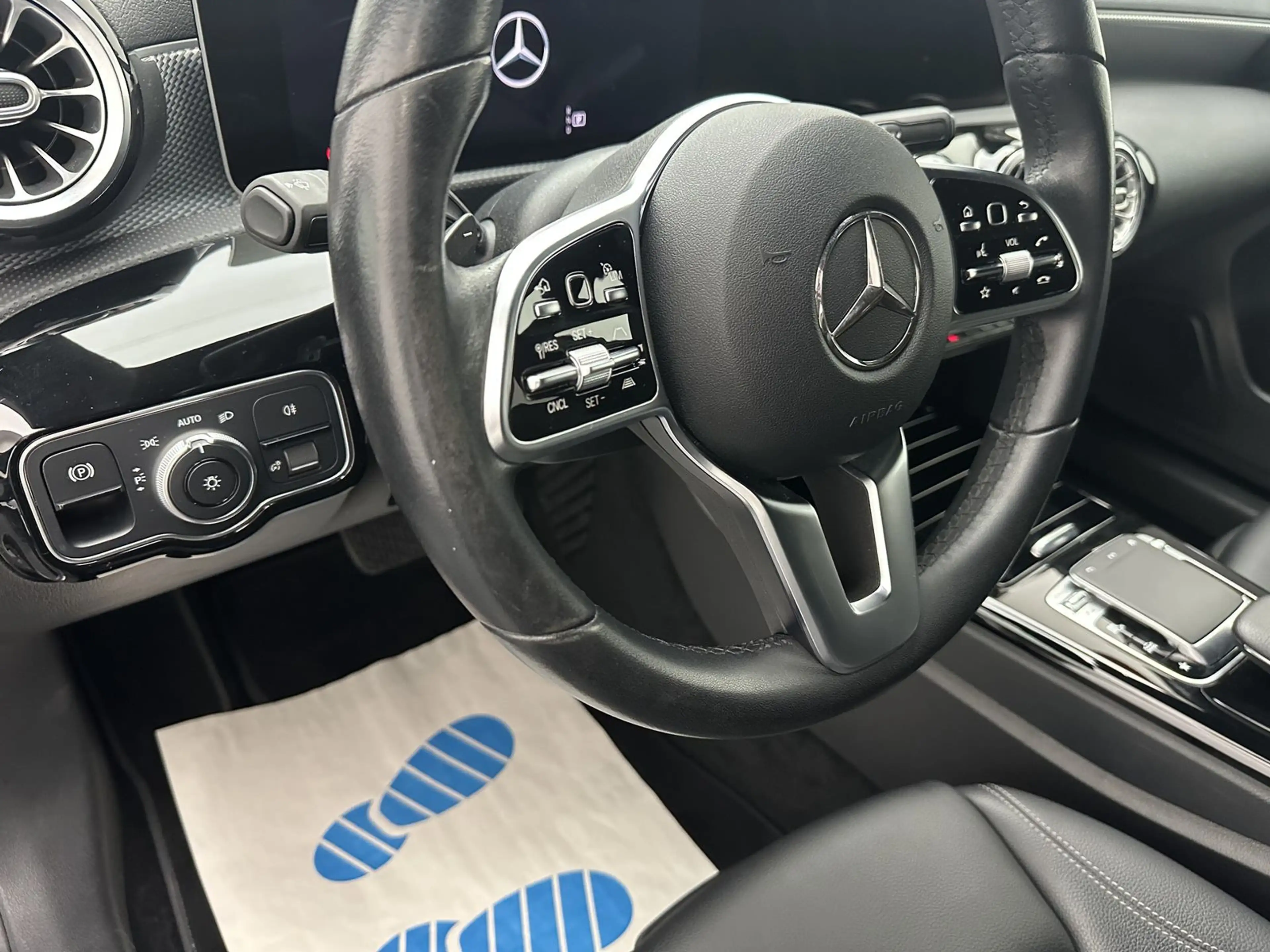 Mercedes-Benz A 220 "NAVI-CAM-DIGITAL COCKPIT-LED-SITZH-ALU" — photo 14