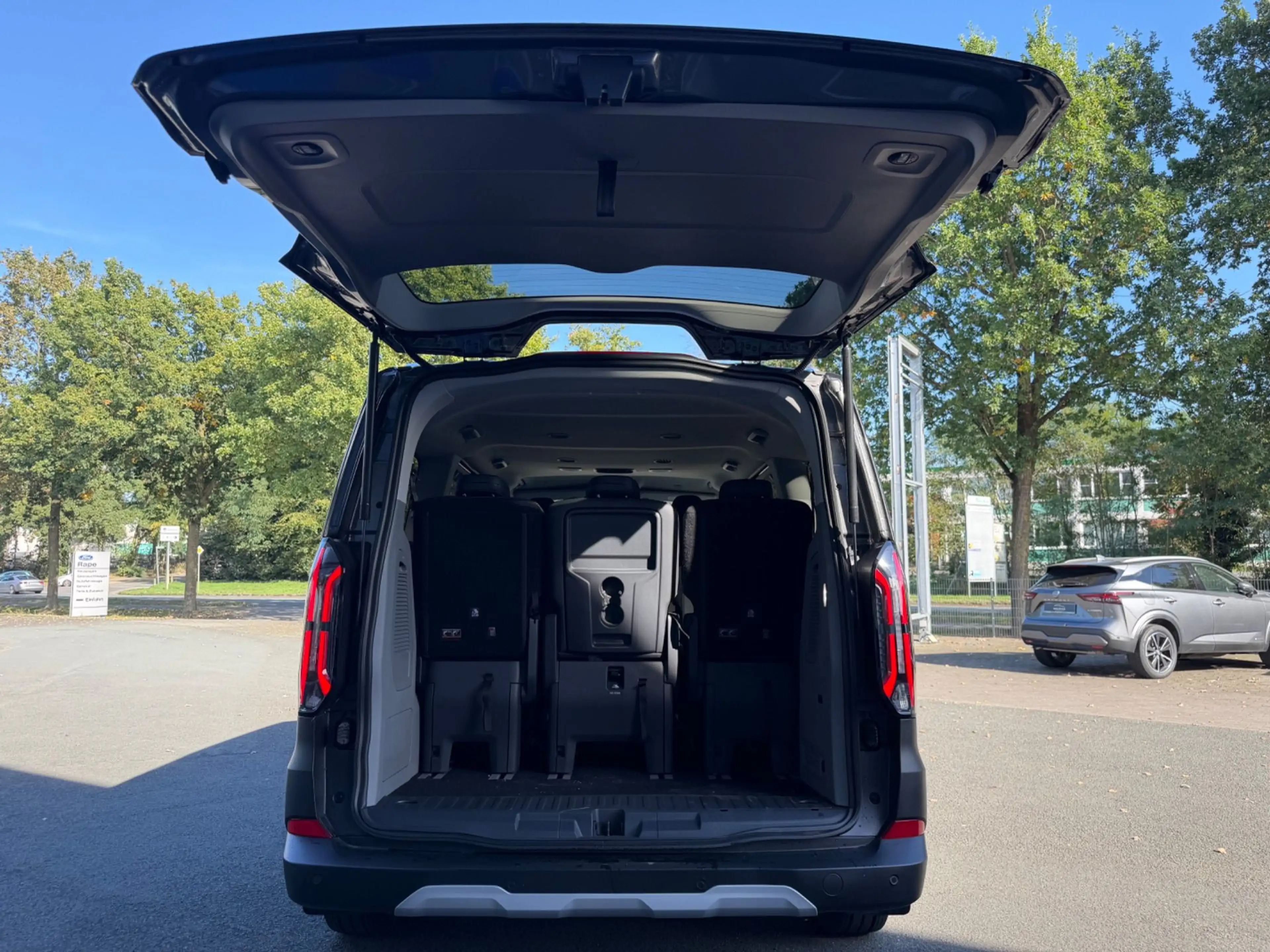 Ford Tourneo Custom 2.0 EcoBlue 320 L1 Active FWD — photo 10
