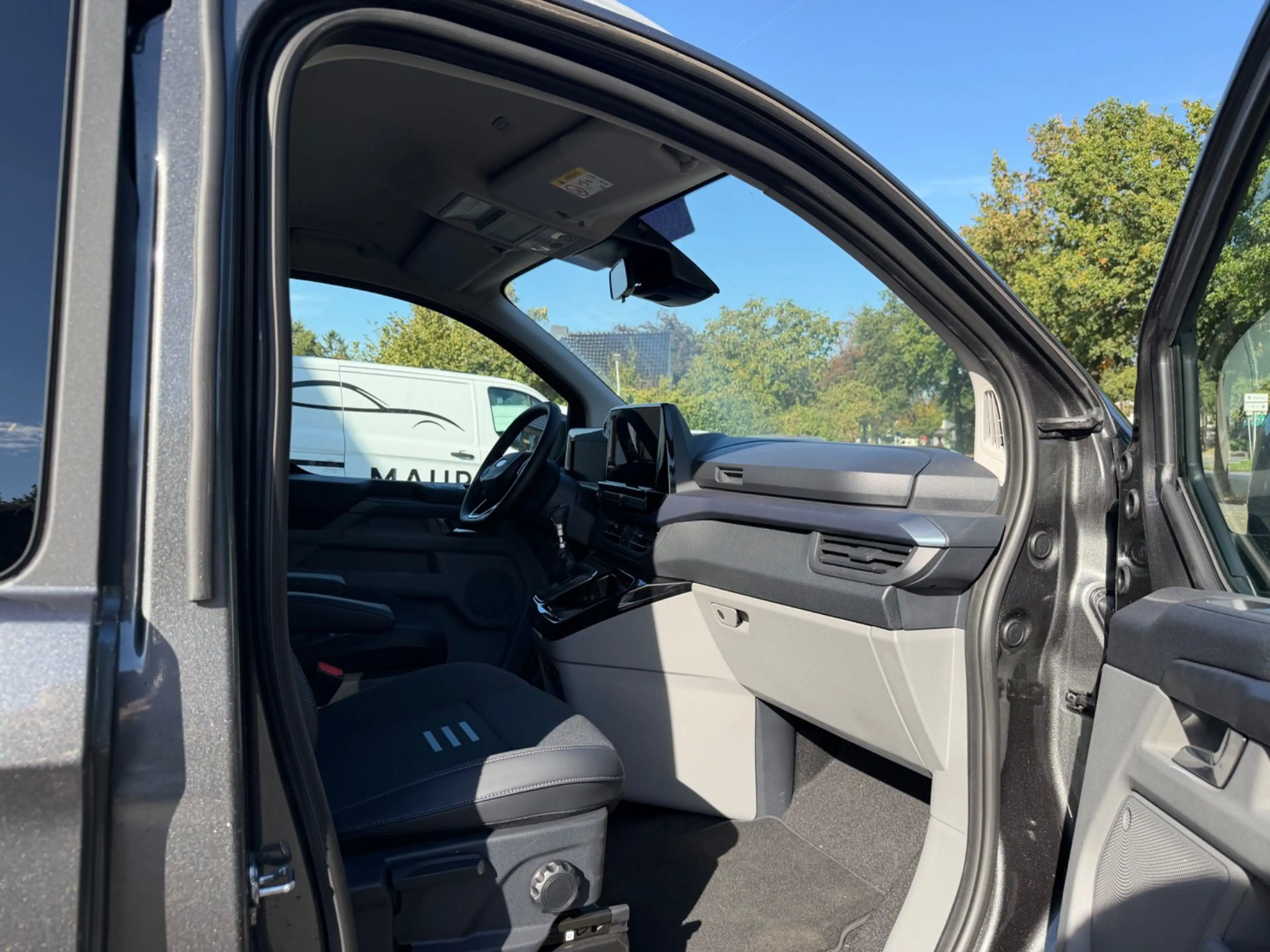 Ford Tourneo Custom 2.0 EcoBlue 320 L1 Active FWD — photo 13
