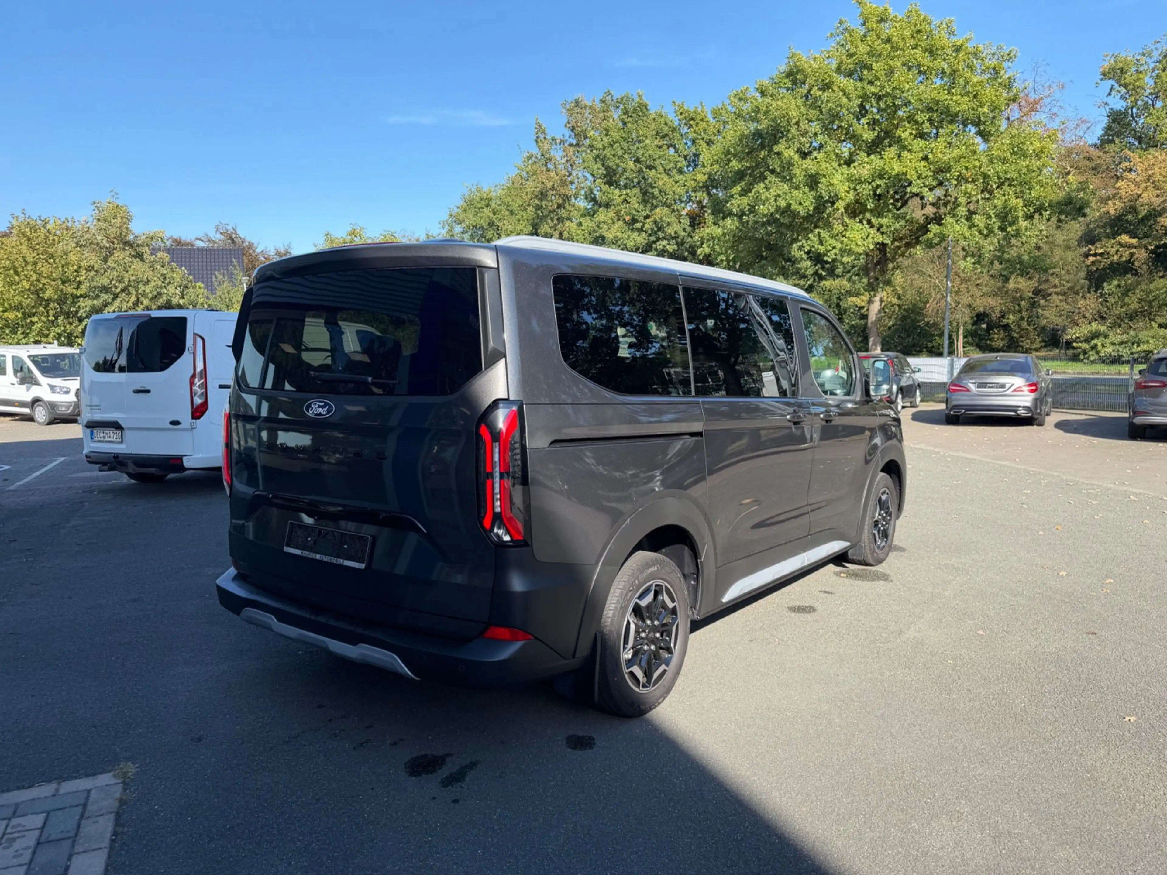 Ford Tourneo Custom 2.0 EcoBlue 320 L1 Active FWD — photo 11
