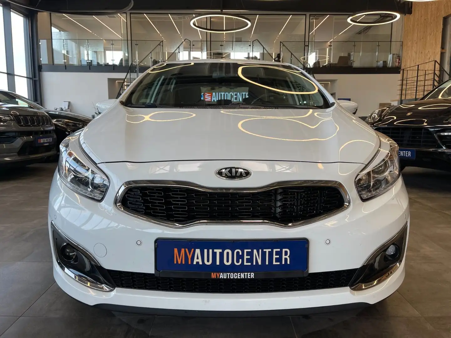 Kia Ceed / cee'd Cee'd *1.HAND*NAVI*TEMPO*KAMERA*LKHZ* Weiß - 2