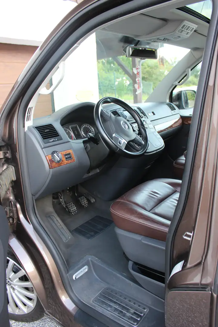 Volkswagen T5 Multivan MultivanHighline Brun - 2