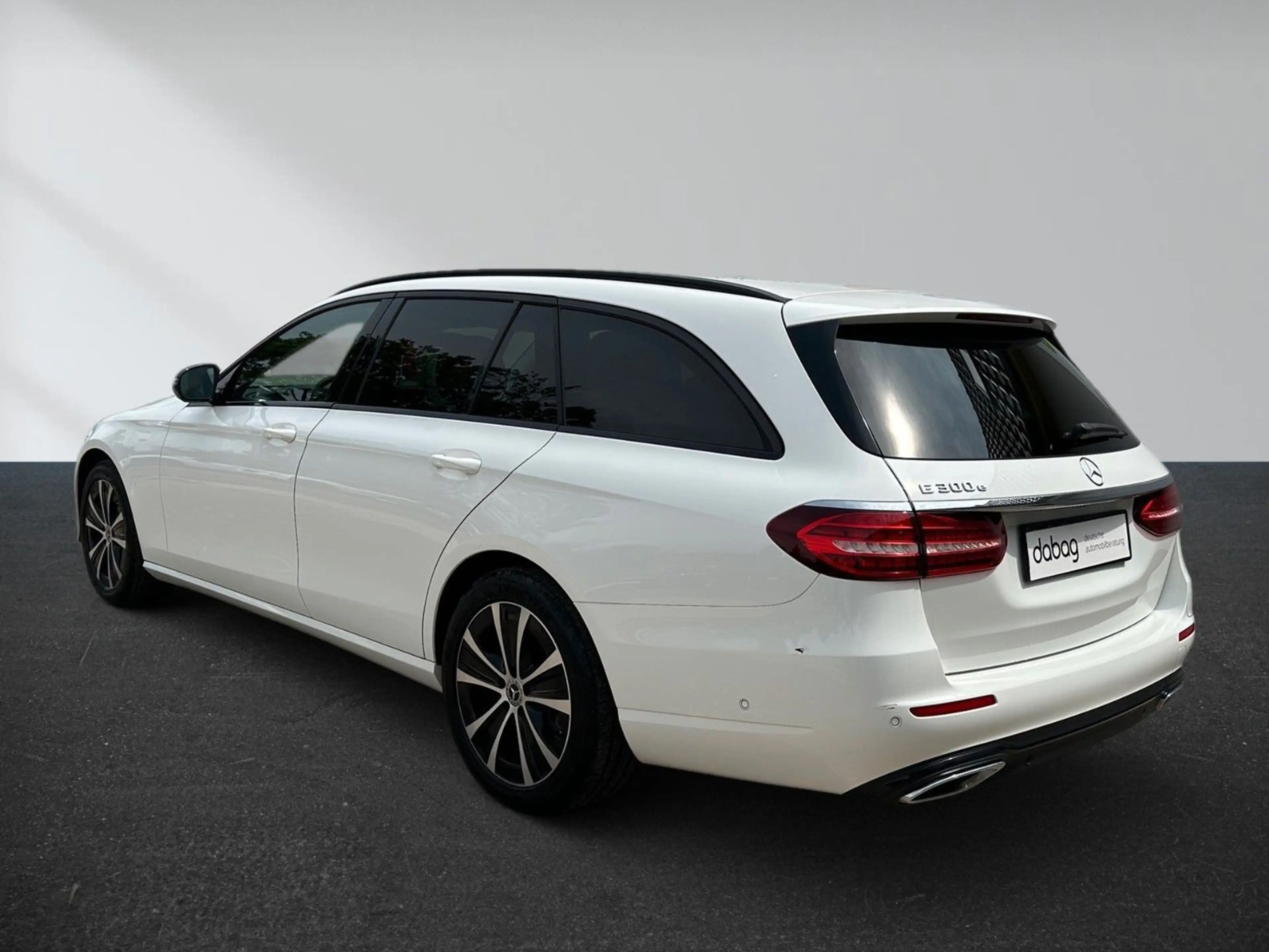 Mercedes-Benz E 300 e T 9G-TRONIC Exclusive — photo 8