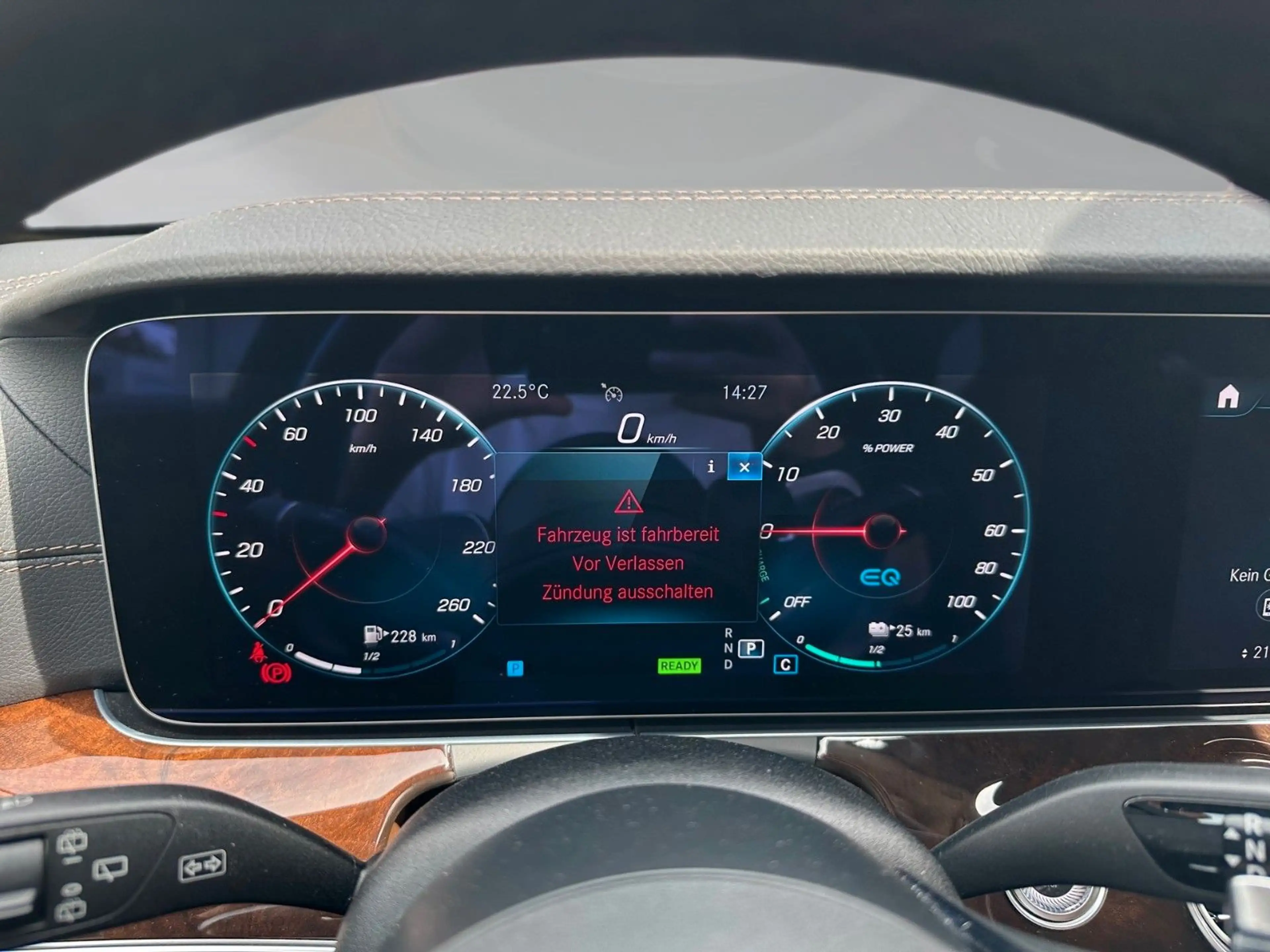Mercedes-Benz E 300 e T 9G-TRONIC Exclusive — photo 12