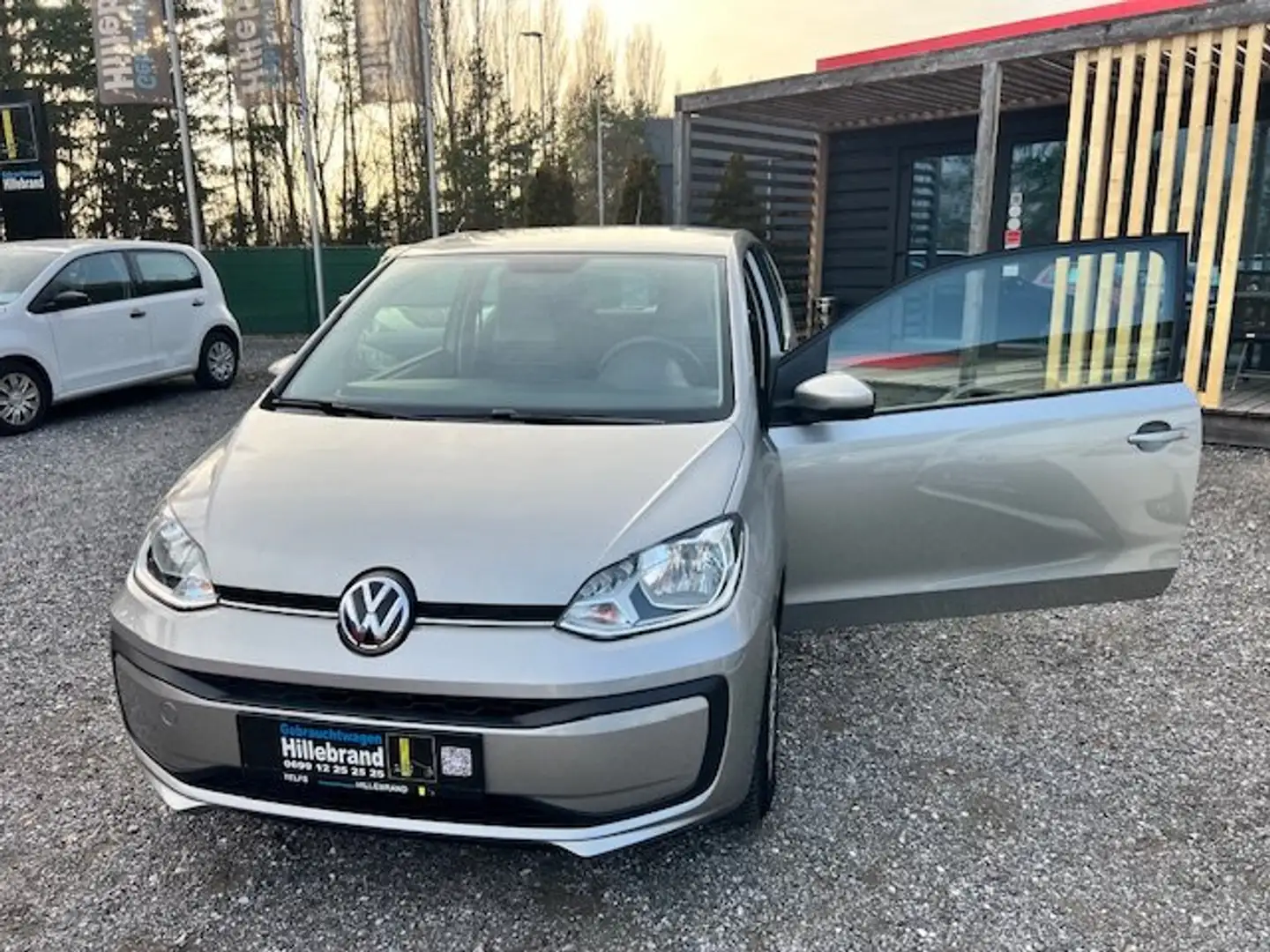 Volkswagen up! 1,0 BMT *move* 2019 Grau - 1