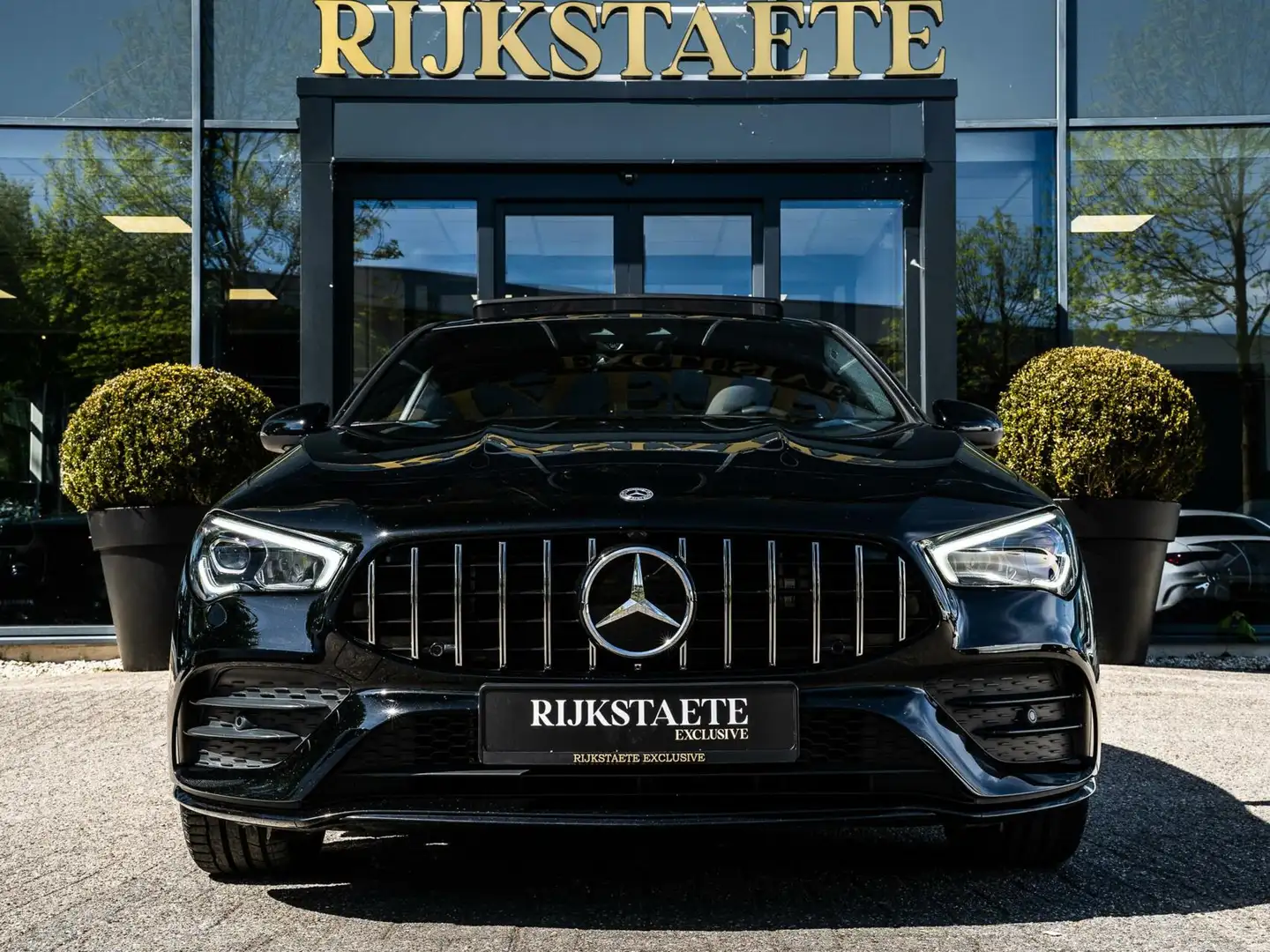 Mercedes-Benz CLA 250 250e AMG|PANO|CAMERA|ACC|SFEERV.|19'' Zwart - 2