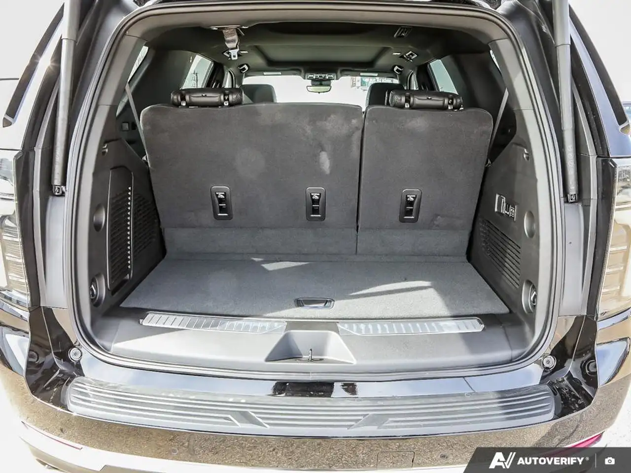 Chevrolet Tahoe снимка Chevrolet Tahoe