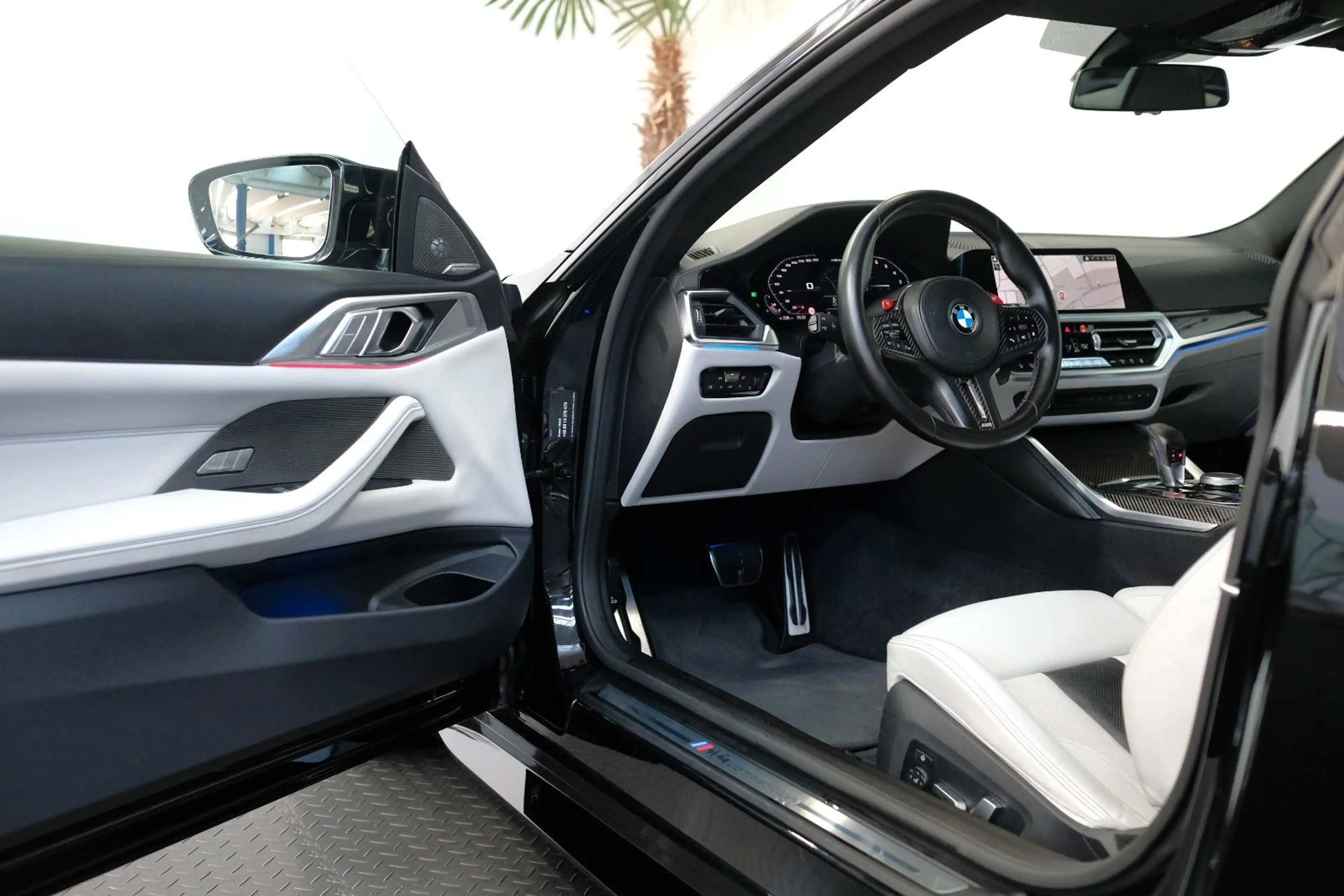 BMW M4 Coupe Competition/CARBON/H&K/DRIVERS PACKAGE — photo 12