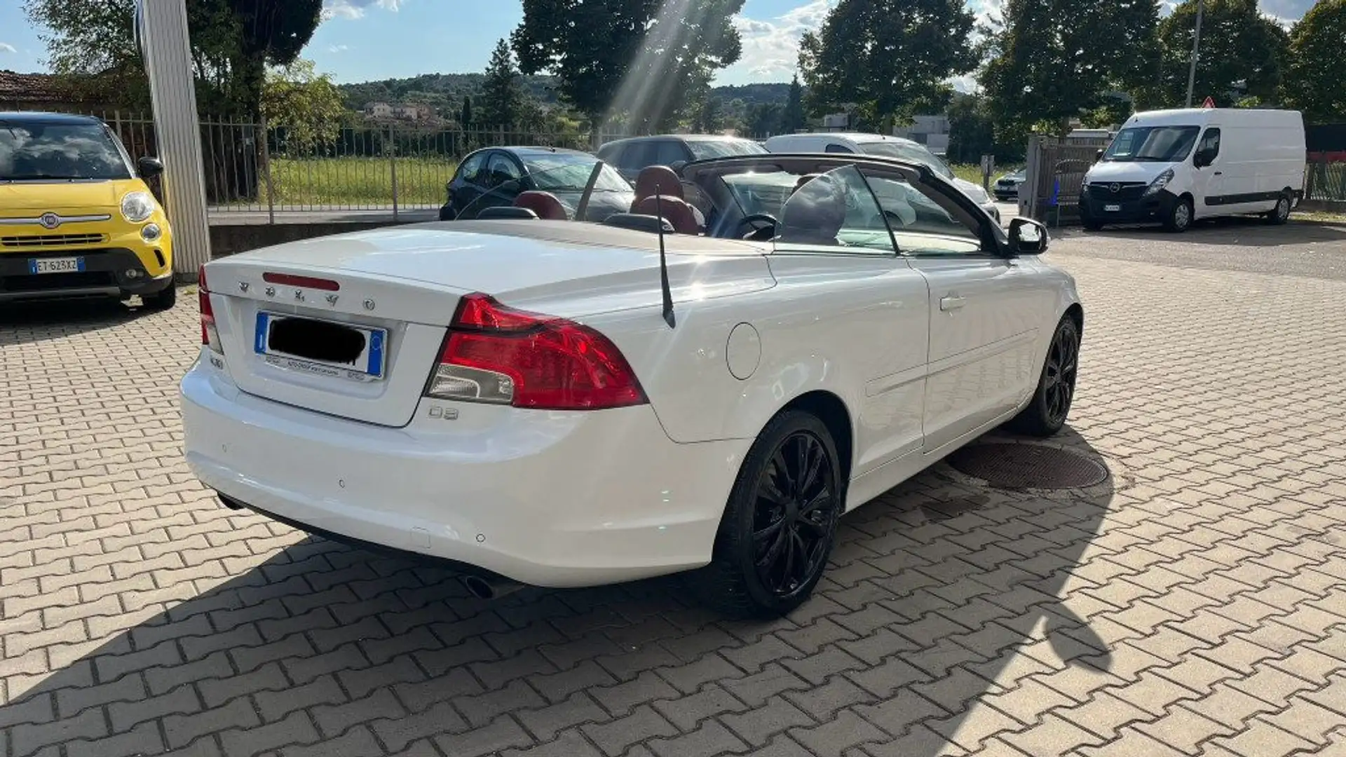 Volvo C70 D3 Momentum ** SOLO 132.000 KM ** Weiß - 2