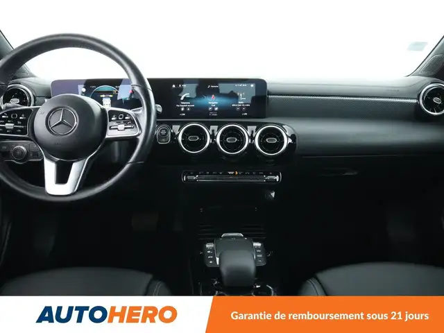 Mercedes-Benz Cla view 12